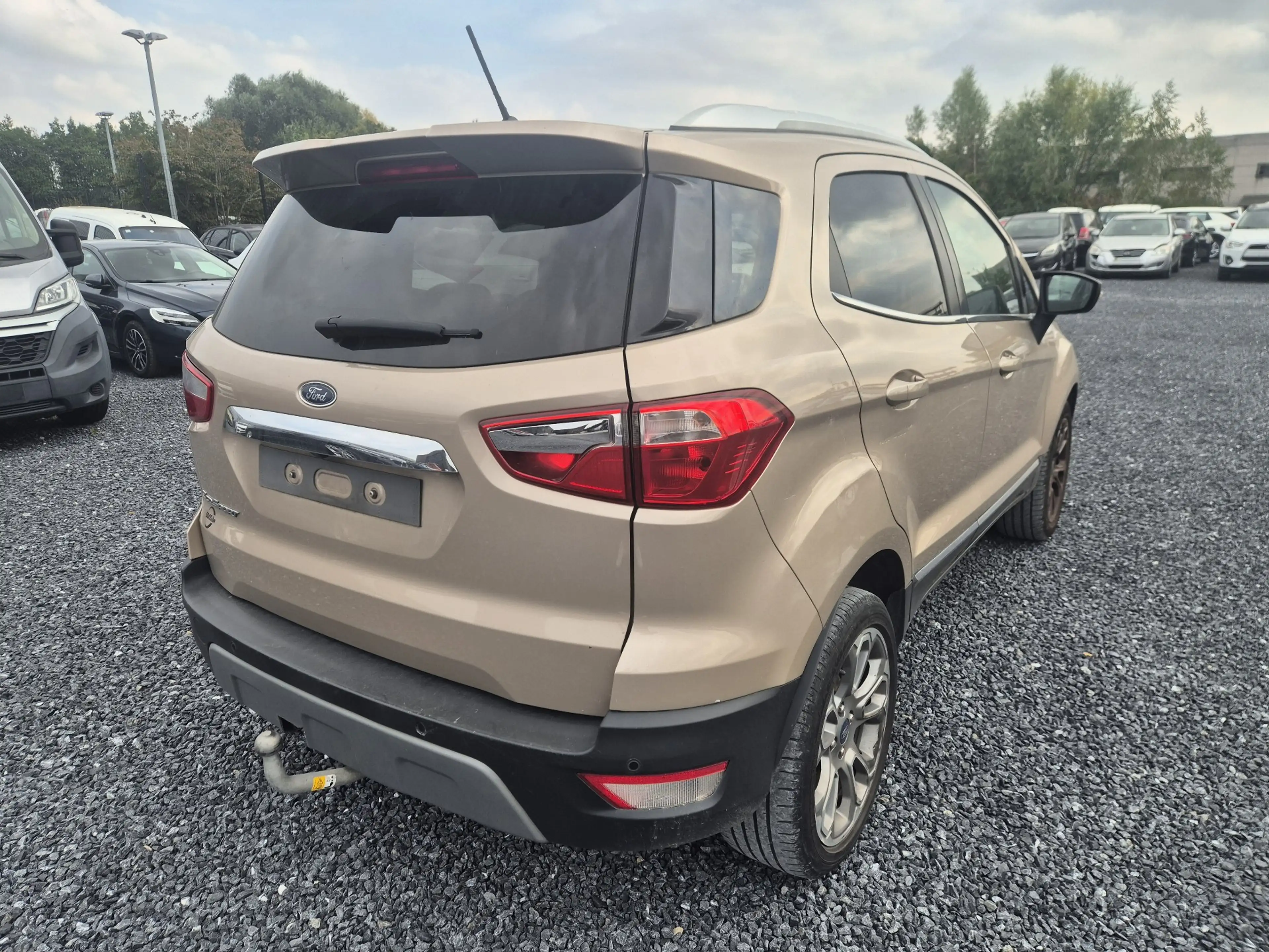 Ford EcoSport 1.5 TDCi / Dégâts carrosserie / Marchand ou Export — photo 6