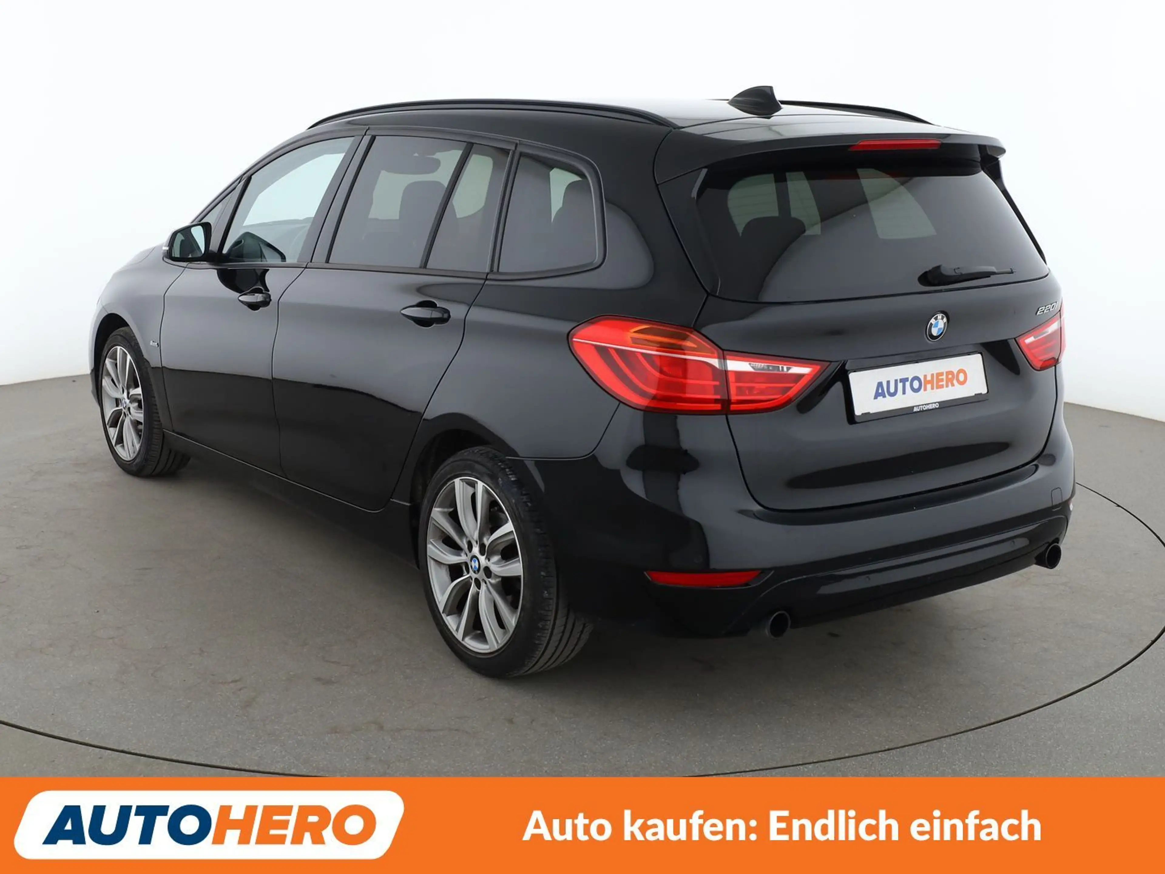 BMW 220 220i Gran Tourer Sport Line Aut.*NAVI*PDC*SHZ* — photo 4