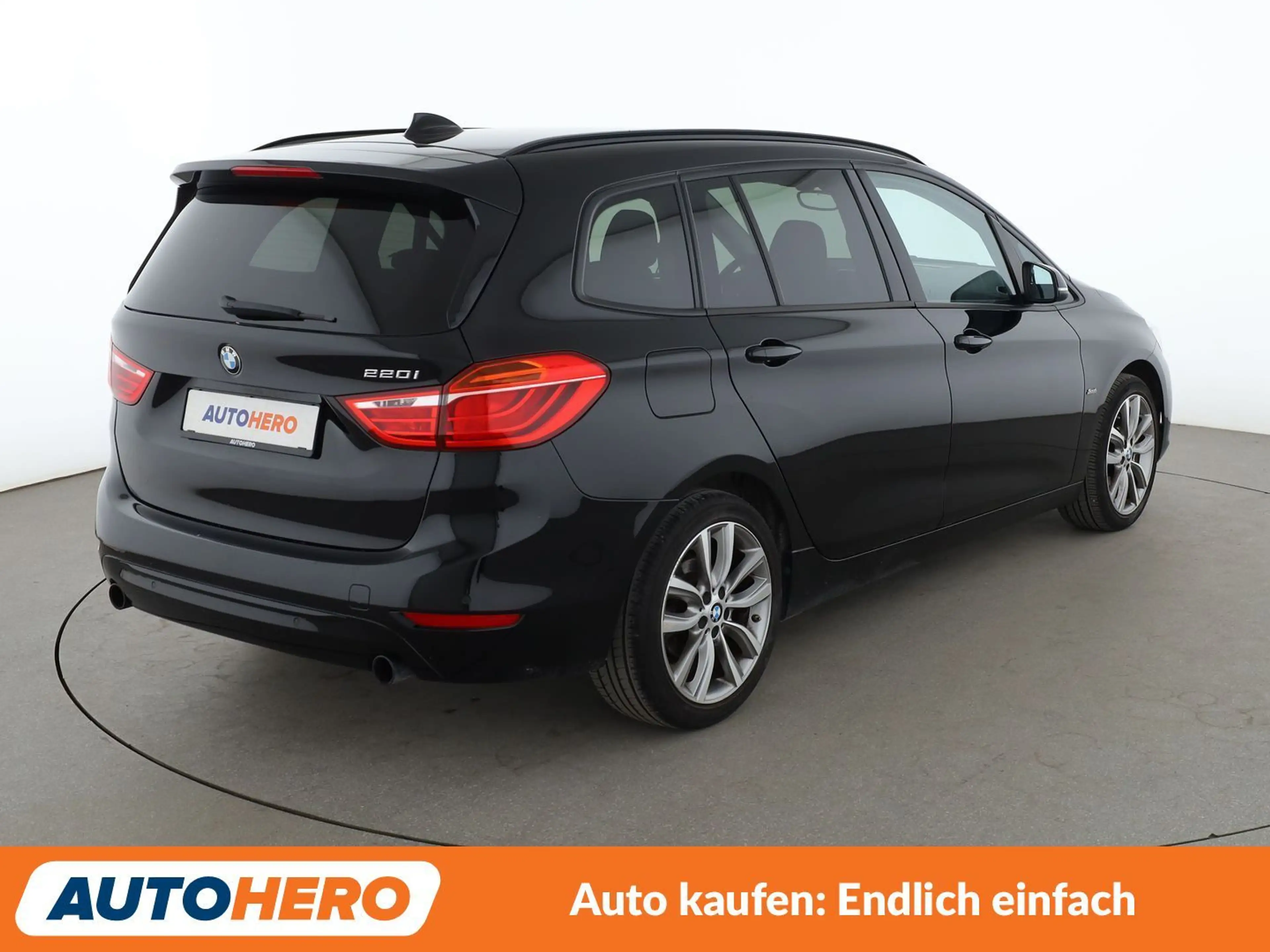 BMW 220 220i Gran Tourer Sport Line Aut.*NAVI*PDC*SHZ* — photo 6