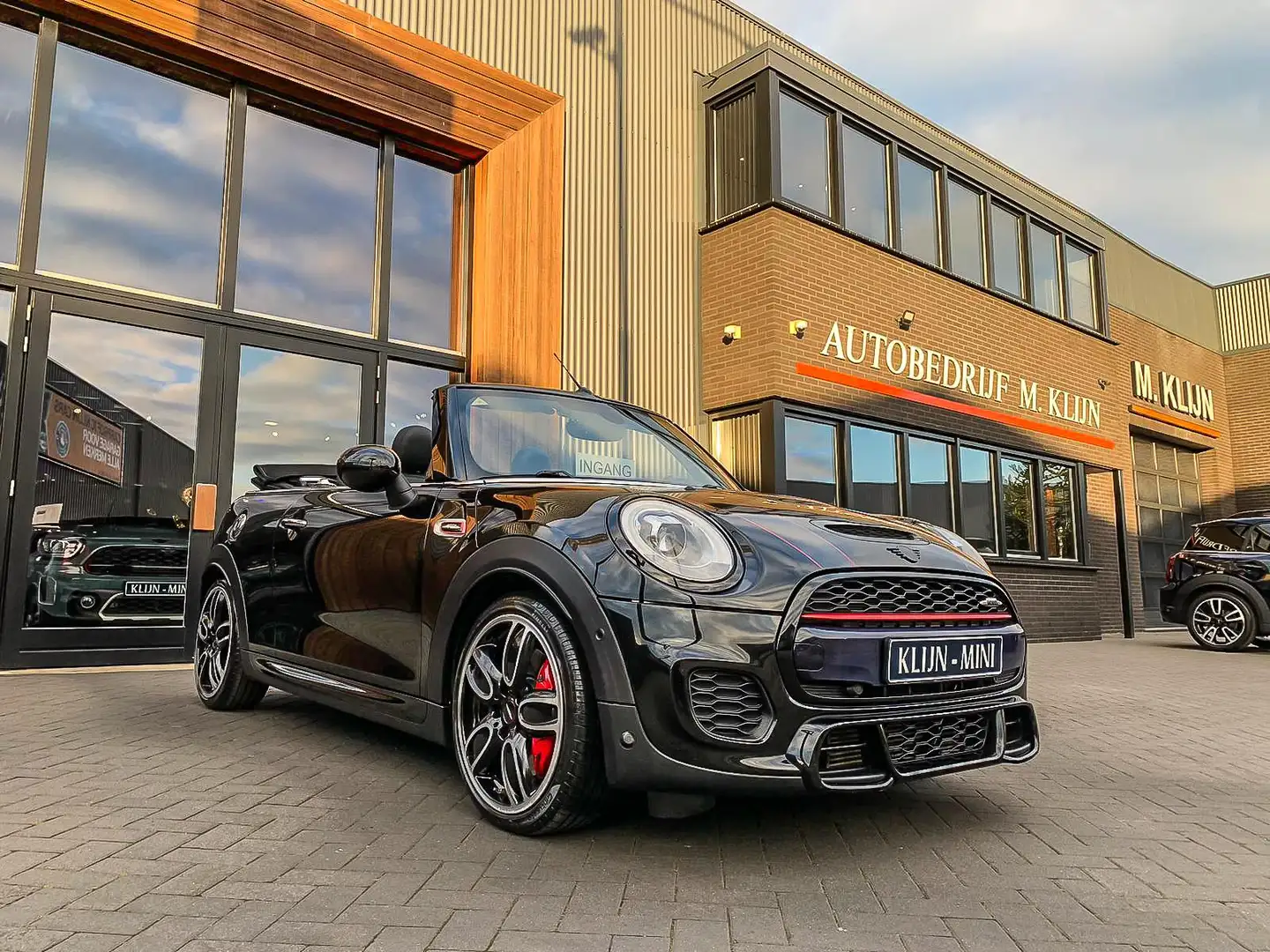 MINI John Cooper Works Cabrio Mini 2.0 Chili Manual 231pk/Hk/Camera/Leer/Uniek Schwarz - 1
