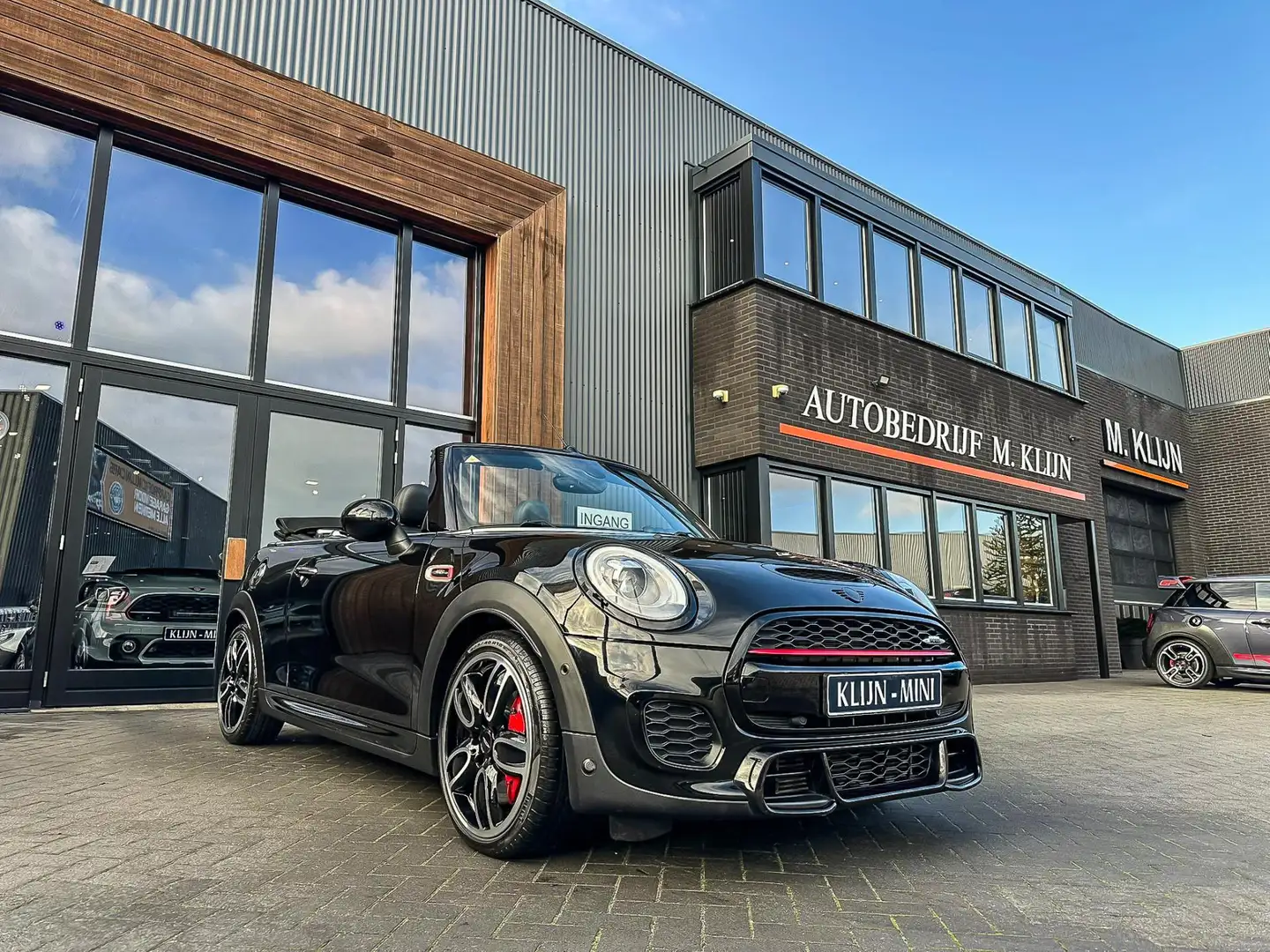 MINI John Cooper Works Cabrio Mini 2.0 Chili Manual 231pk/Hk/Camera/Leer/Uniek Zwart - 1