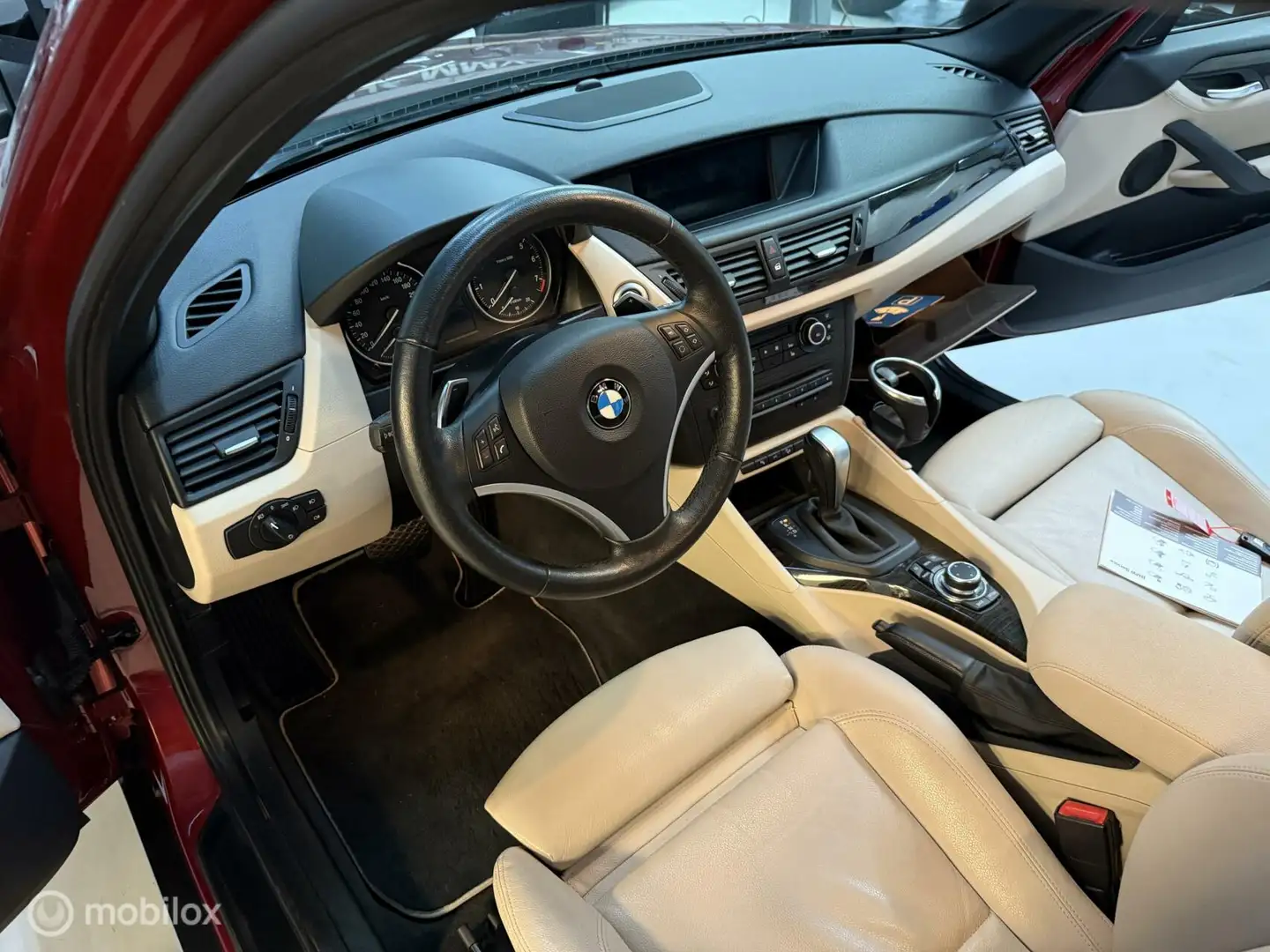 BMW X1 XDrive25i High Executive,6 cil. Leder Rood - 2
