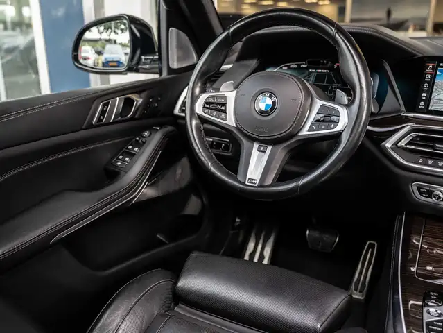 BMW X5 view 22