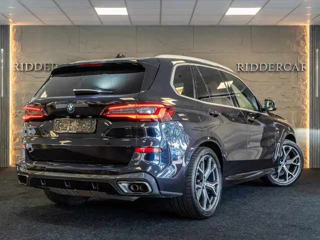 BMW X5 view 5