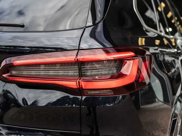 BMW X5 view 13