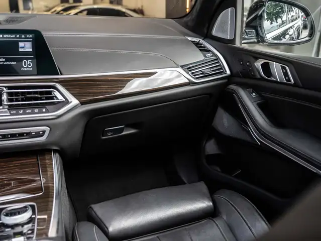 BMW X5 view 23