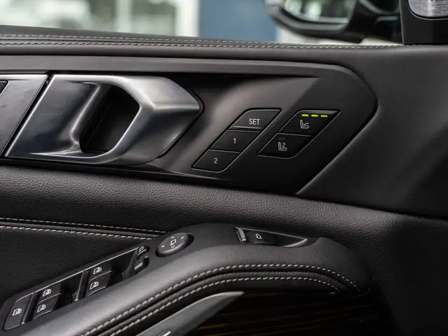 BMW X5 view 24