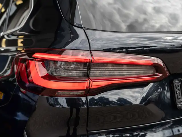 BMW X5 view 12