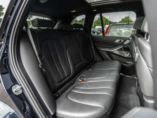BMW X5 view 18
