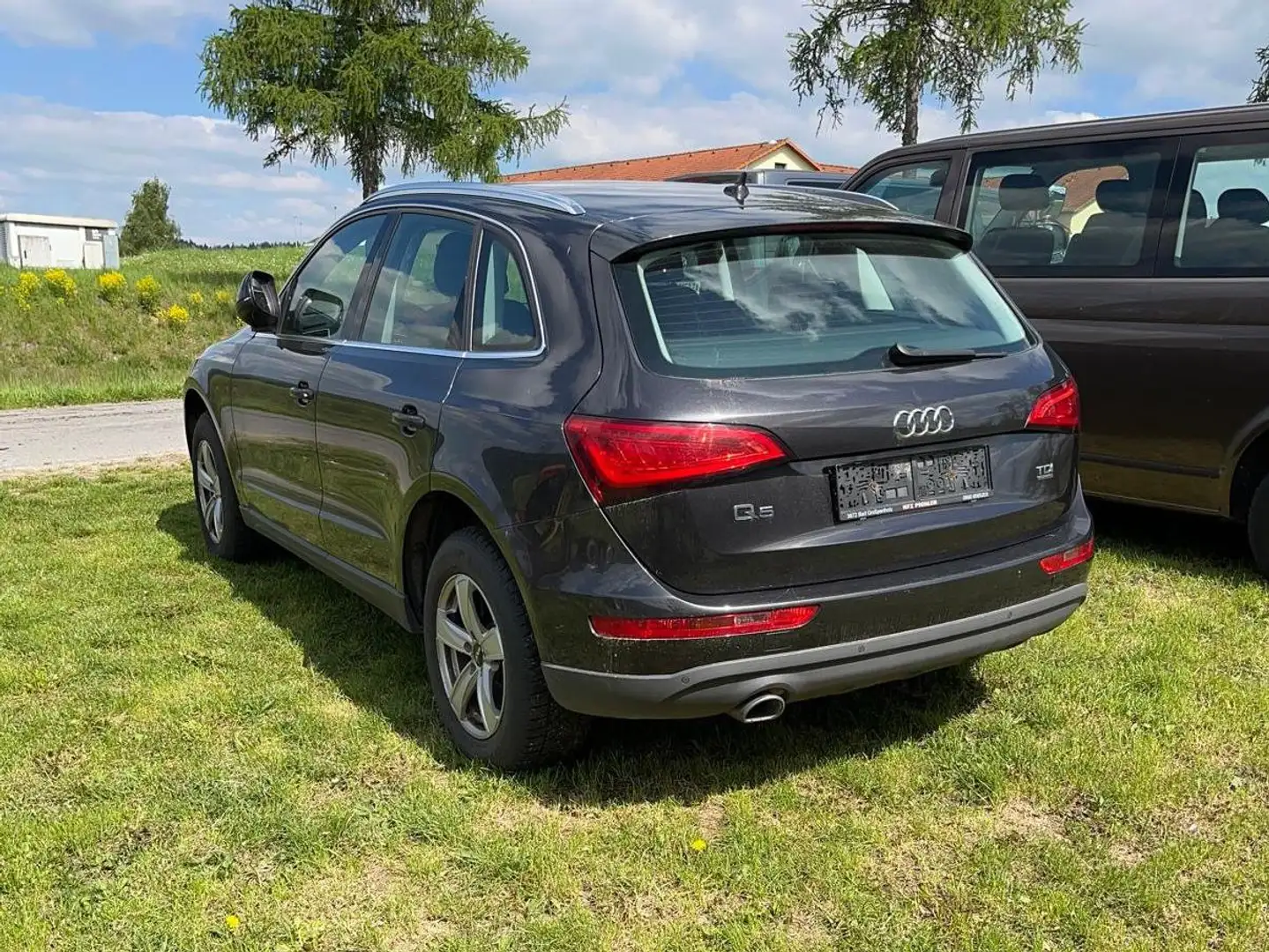 Audi Q5 Q5 2,0 TDI quattro Sport DPF S-tronic Sport Grau - 2