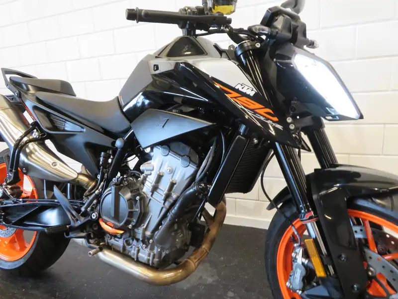 KTM 790 Duke - foto 8