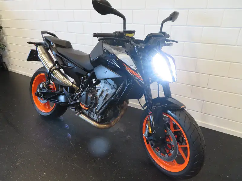 KTM 790 Duke - foto 2
