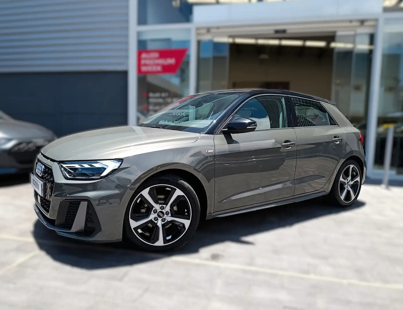 Audi A1 Sportback 30 TFSI S line S tronic Grau - 2
