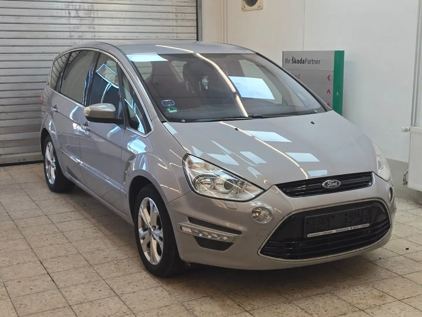 Ford S-Max S-MAX Titanium Bi-Xenon  2.Hand AHK Silber - 1