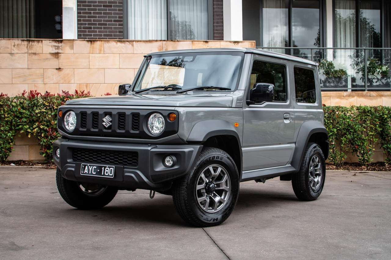 Suzuki Jimny 1.5 4wd allgrip 4 POSTI AUTOVETTURA KM 0 IN ARRIVO