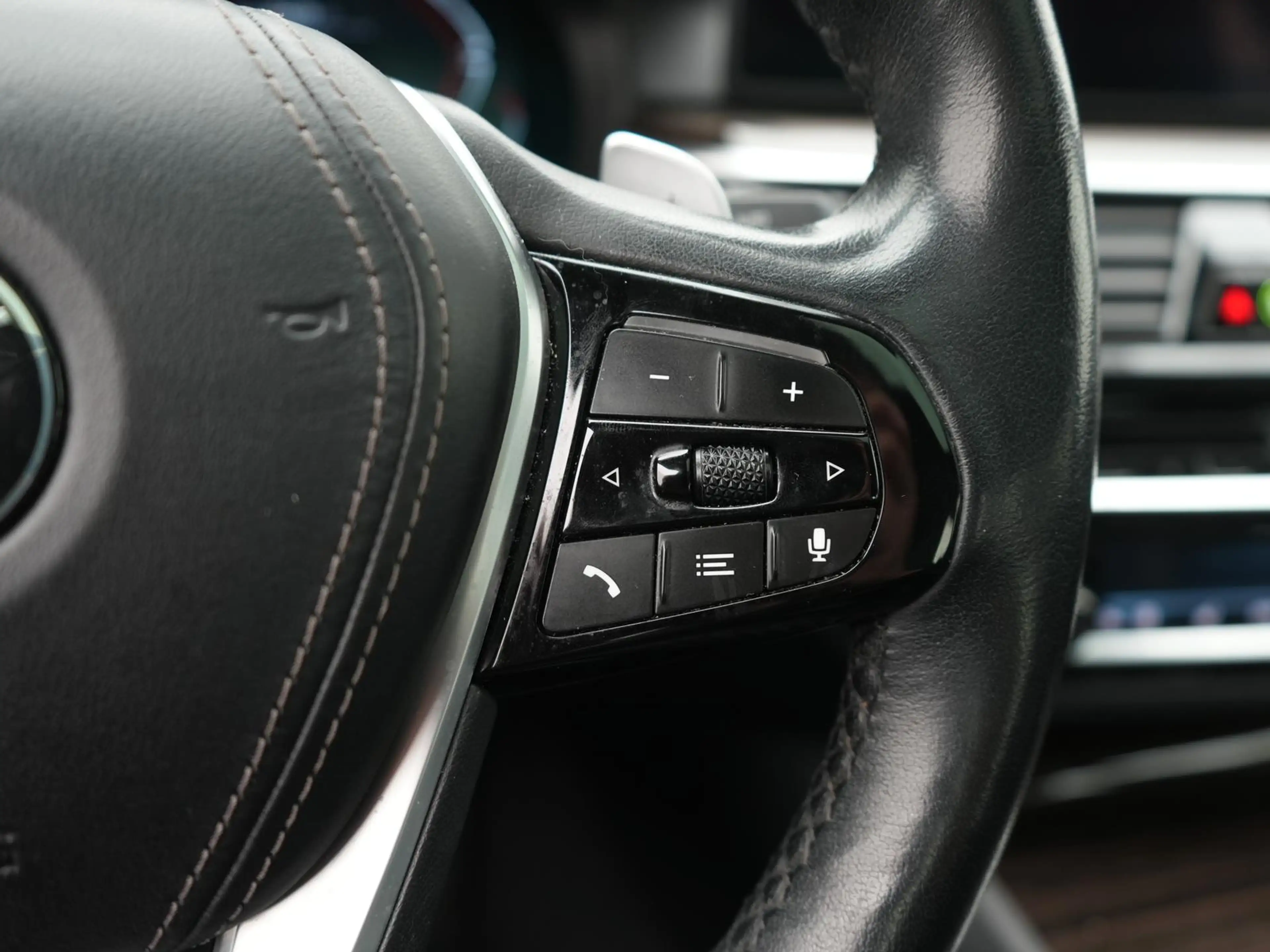 BMW 530 d Luxury Line,LASER,HUD,ACC,360°,PANO,TOTW — photo 12