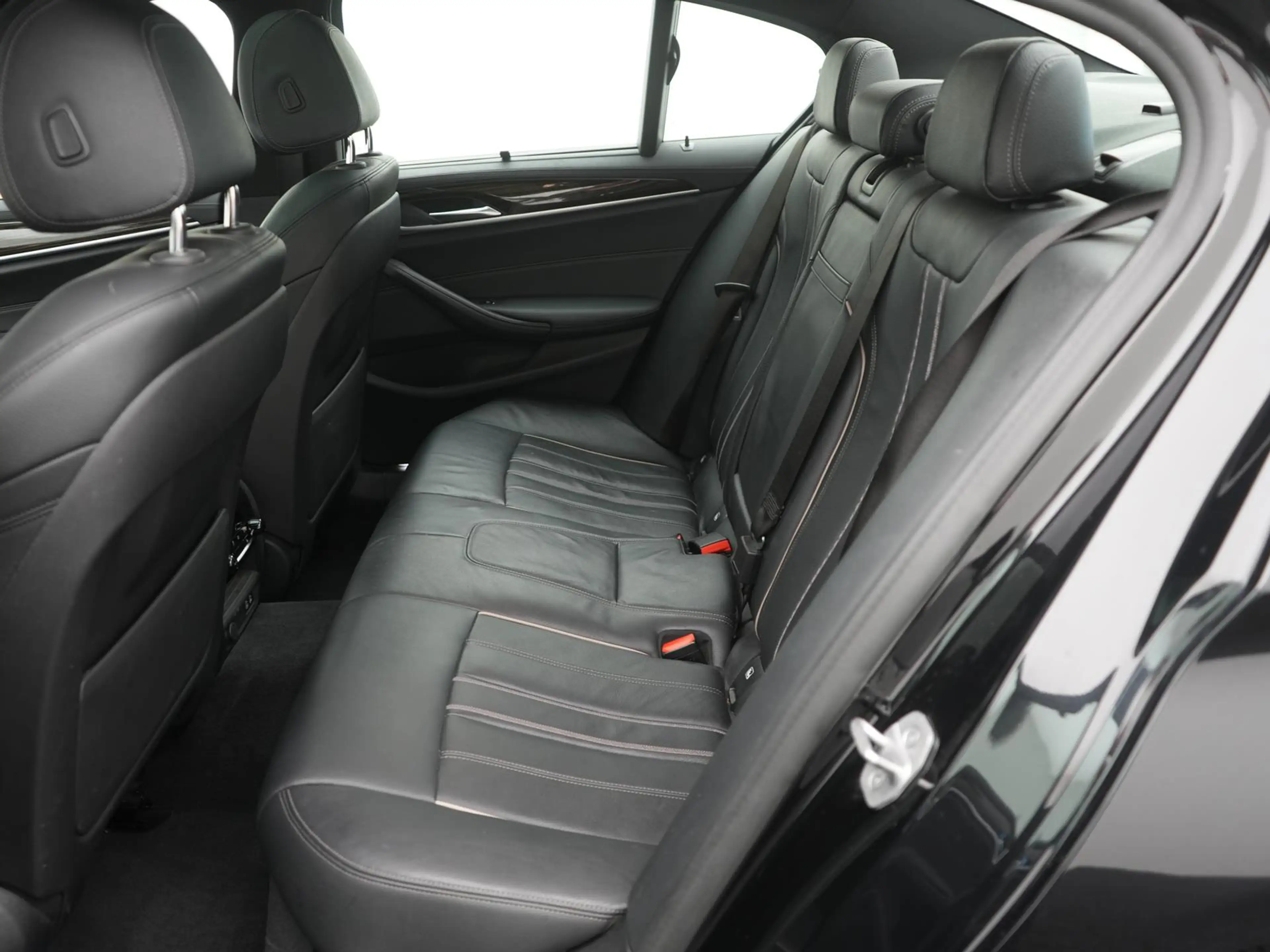 BMW 530 d Luxury Line,LASER,HUD,ACC,360°,PANO,TOTW — photo 7