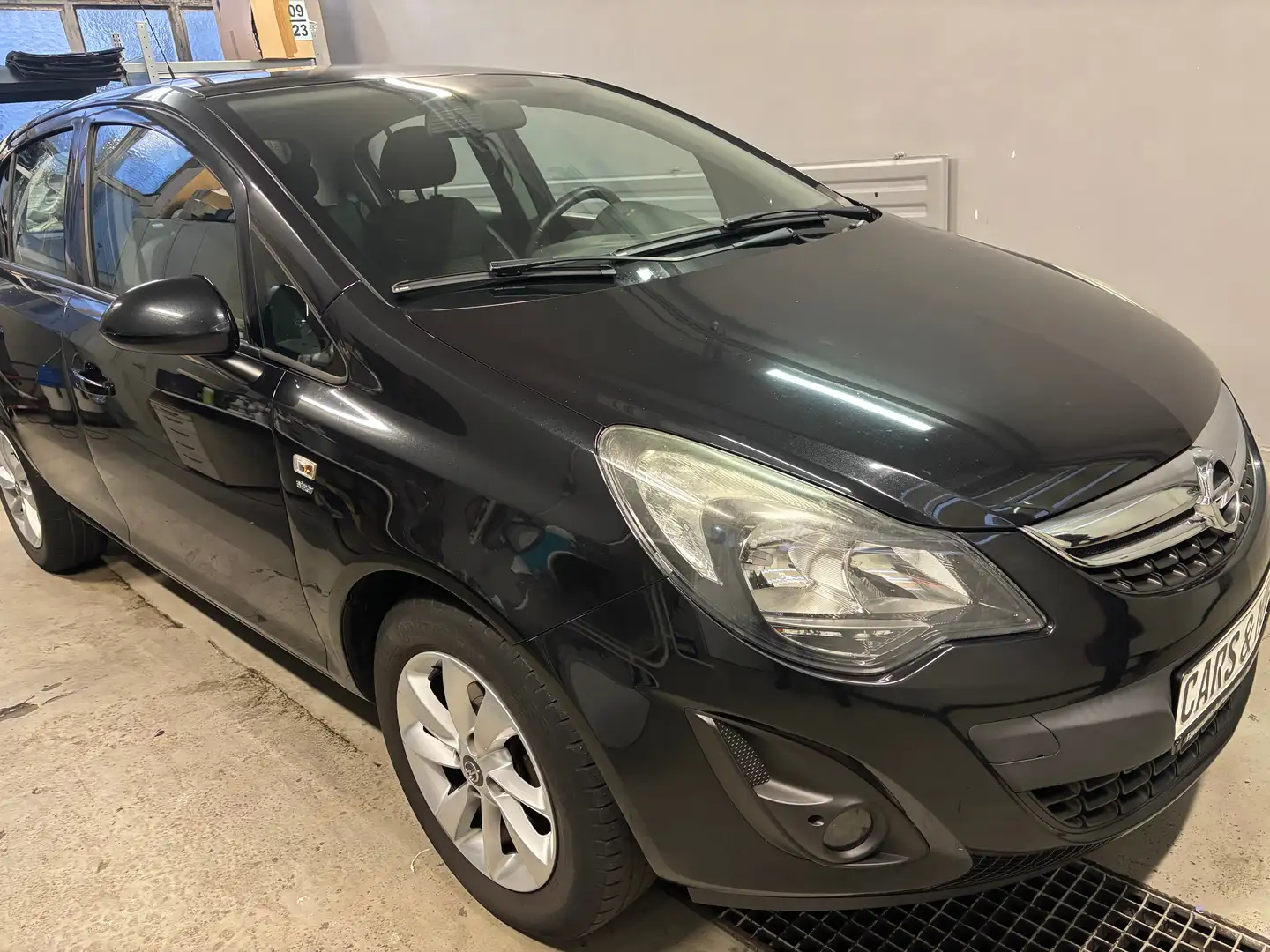 Opel Corsa Corsa  5-Türer 1.4 16V Energy navi Schwarz - 1