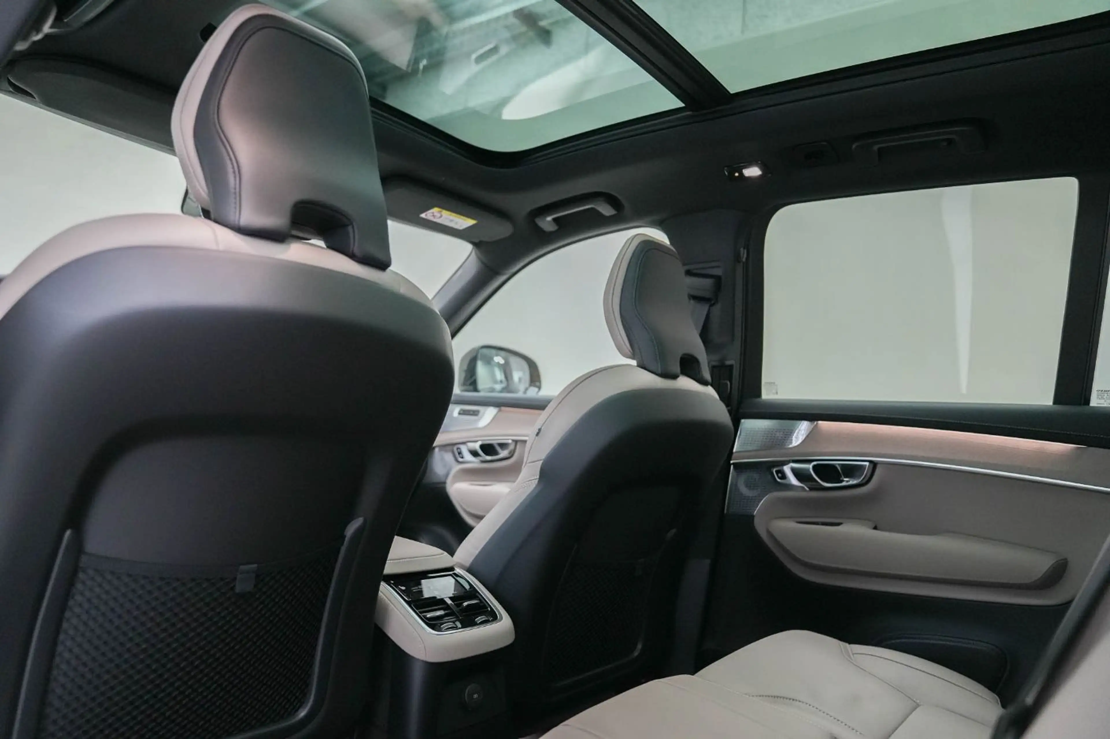 Volvo XC90 Plus, T8 Plug-in Hybrid, Elektrisch/Benzin, Dark, — photo 9