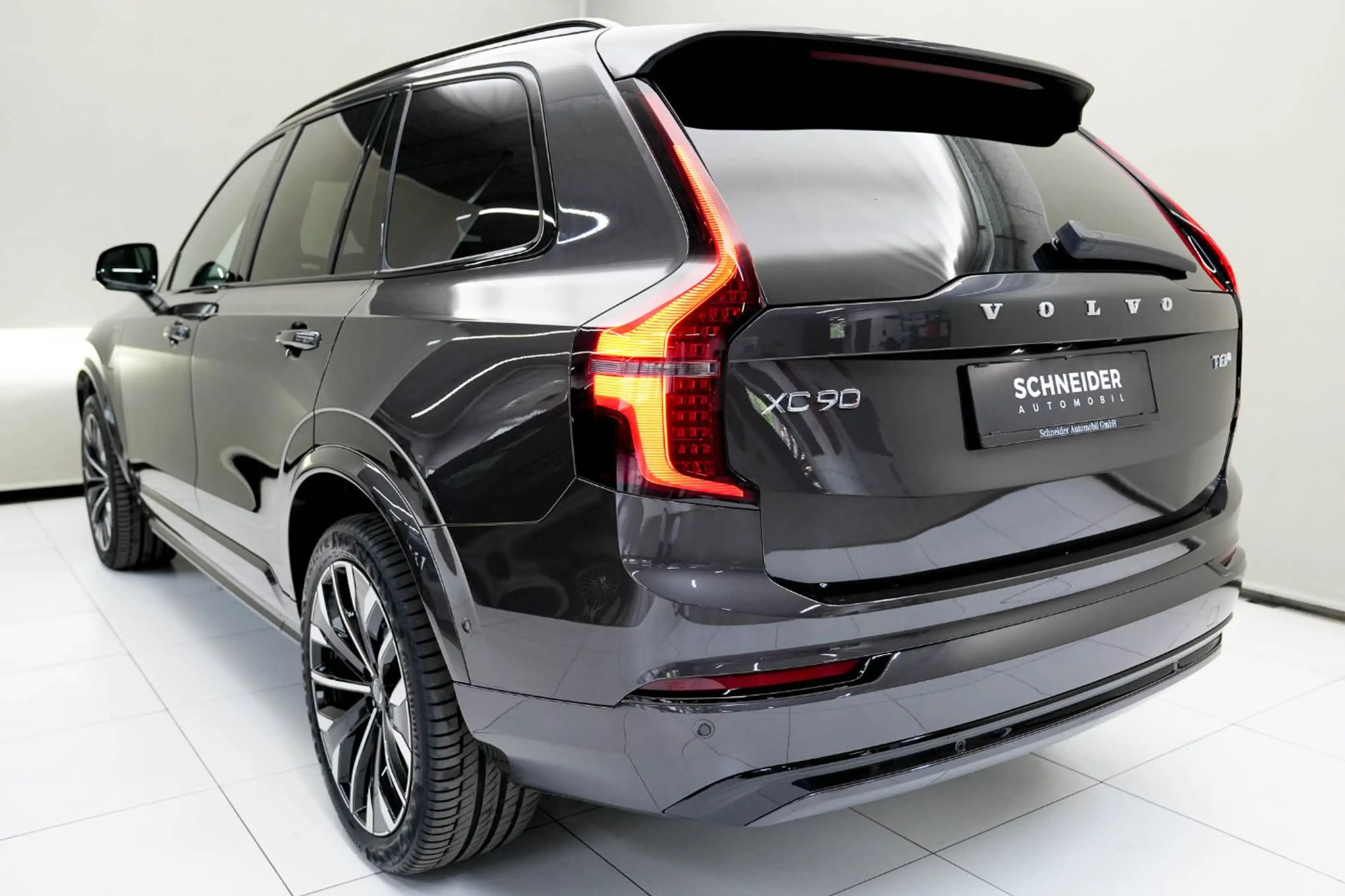 Volvo XC90 Plus, T8 Plug-in Hybrid, Elektrisch/Benzin, Dark, — photo 12