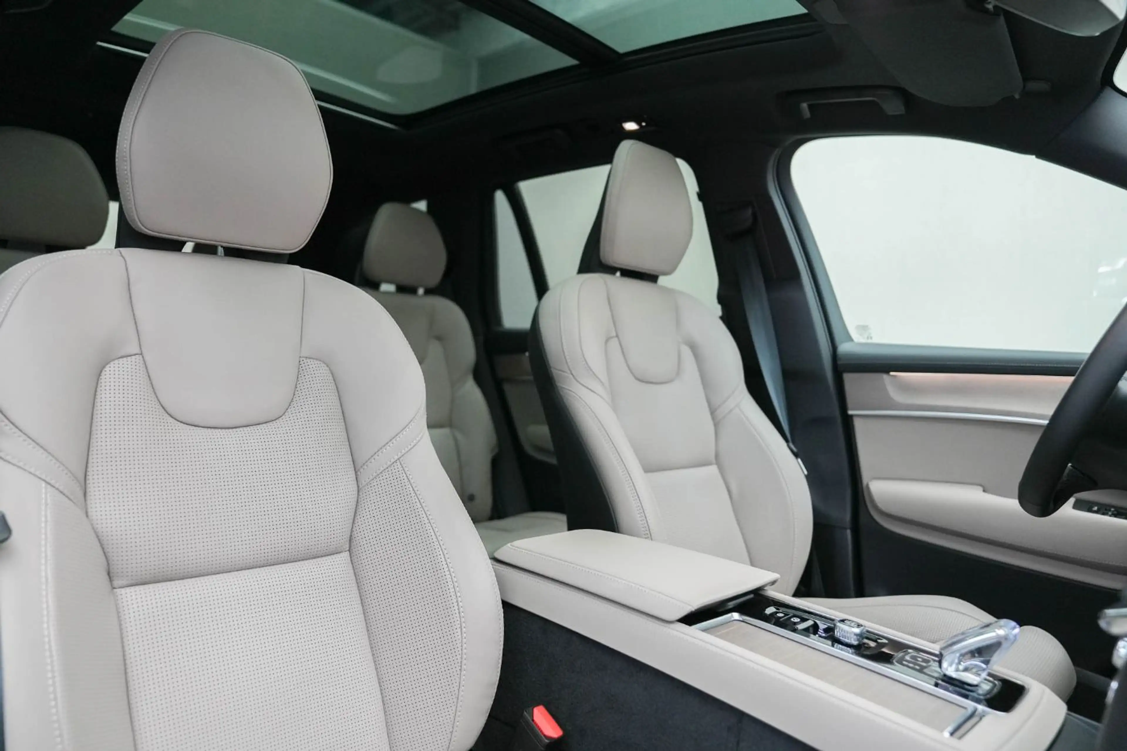 Volvo XC90 Plus, T8 Plug-in Hybrid, Elektrisch/Benzin, Dark, — photo 7