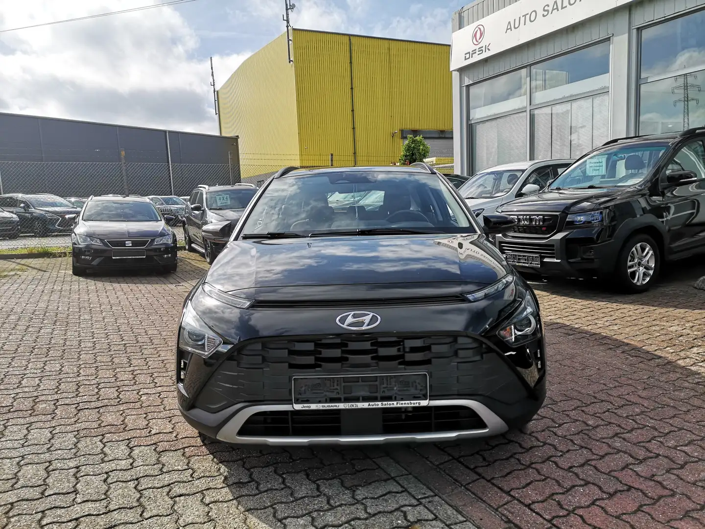 Hyundai BAYON Trend Mild-Hybrid 2WD*TÜV 11.2026*Automatik Schwarz - 2