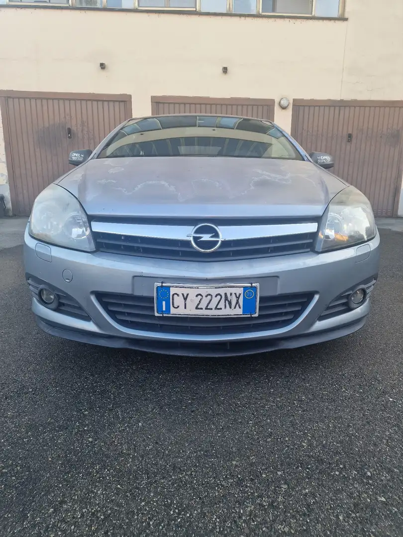 Opel Astra GTC 1.9 cdti Cosmo 6m - 1