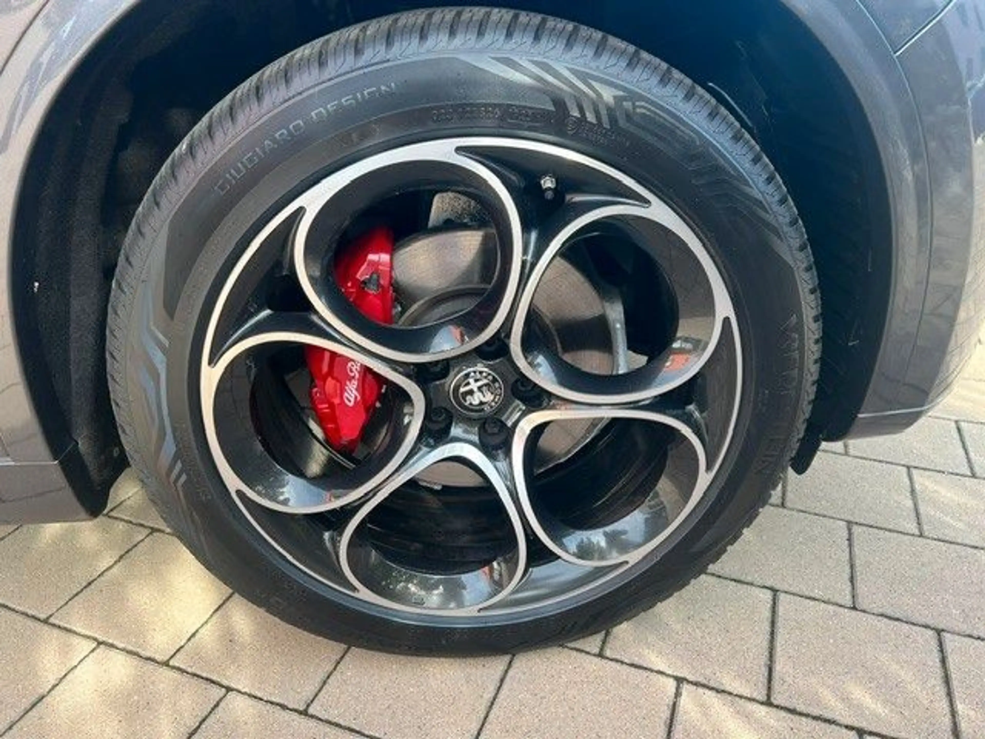 Alfa Romeo Stelvio Veloce Q4*AHK*Neuer Motor vor 6000 KM* — photo 15