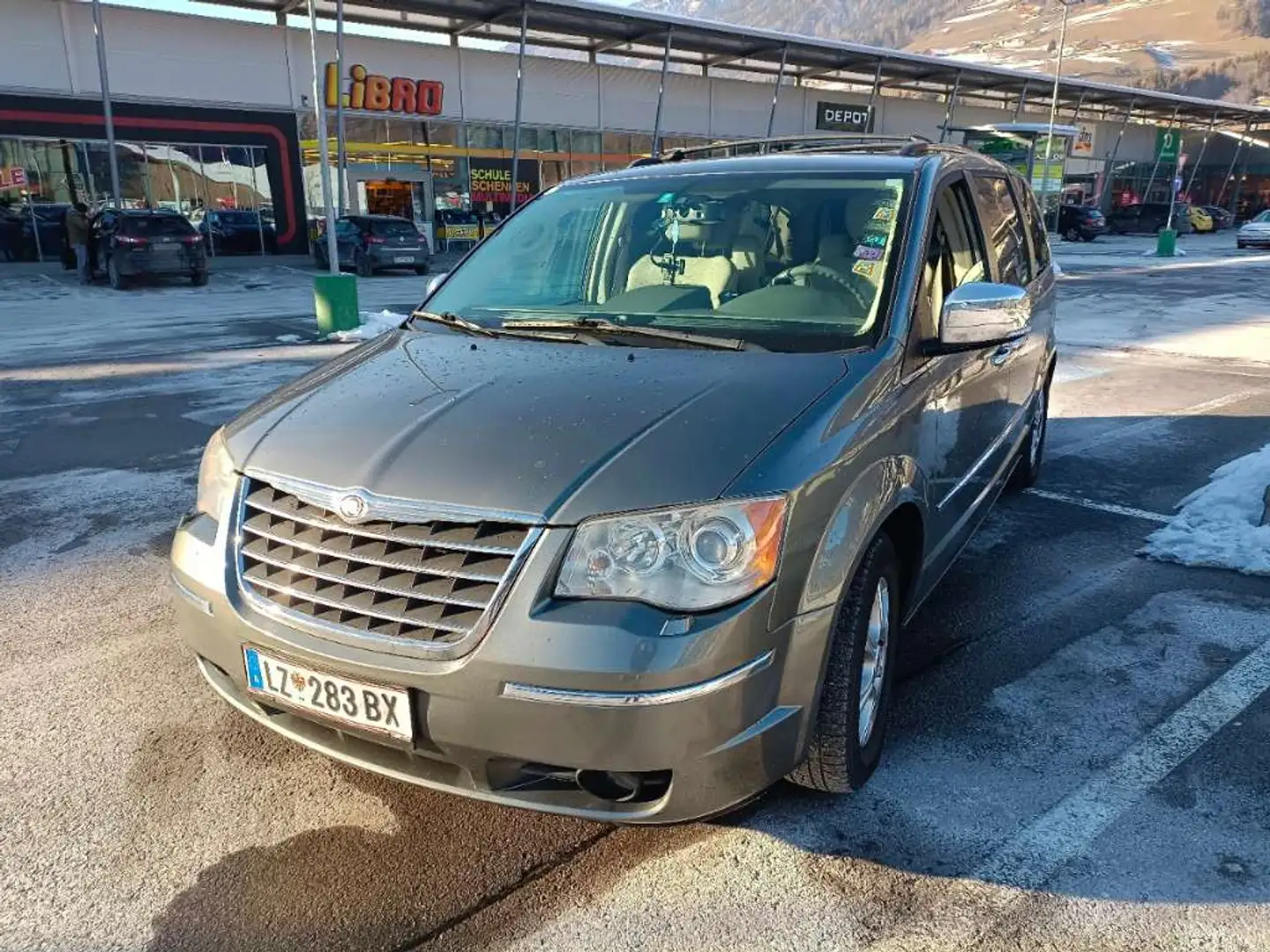Chrysler Grand Voyager Grand Voyager LX 2,8 CRD Aut. LX Grau - 2
