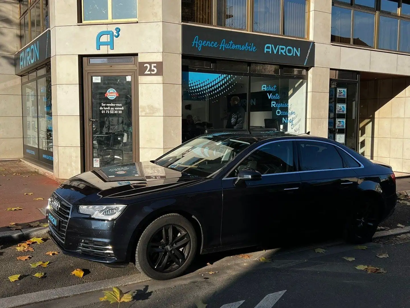 Audi A4 V 2.0 TFSI 252 DESIGN LUXE Bleu - 1
