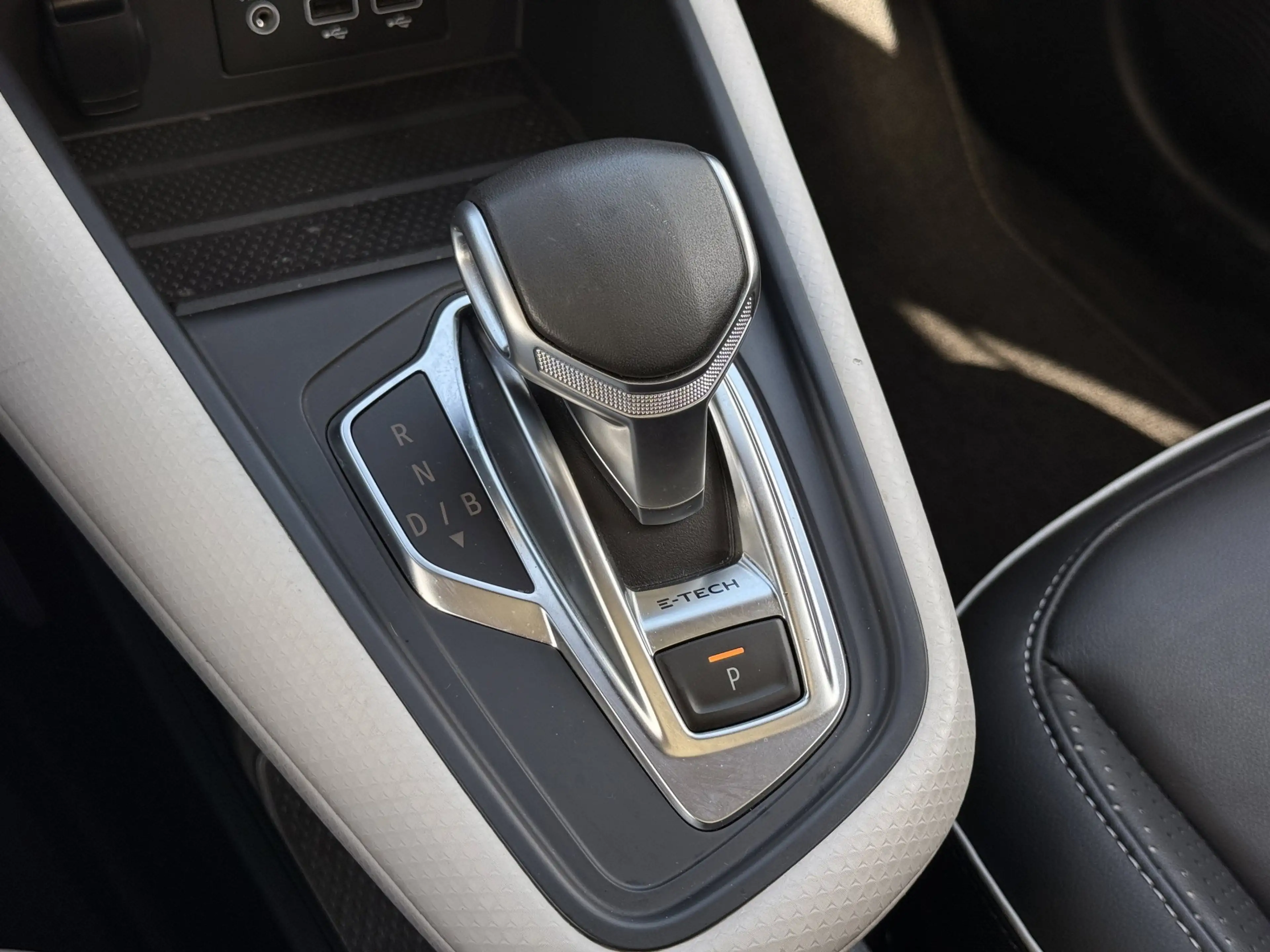 Renault Captur 1.6 E-Tech Plug-in Hybrid 160 Edition One — photo 40