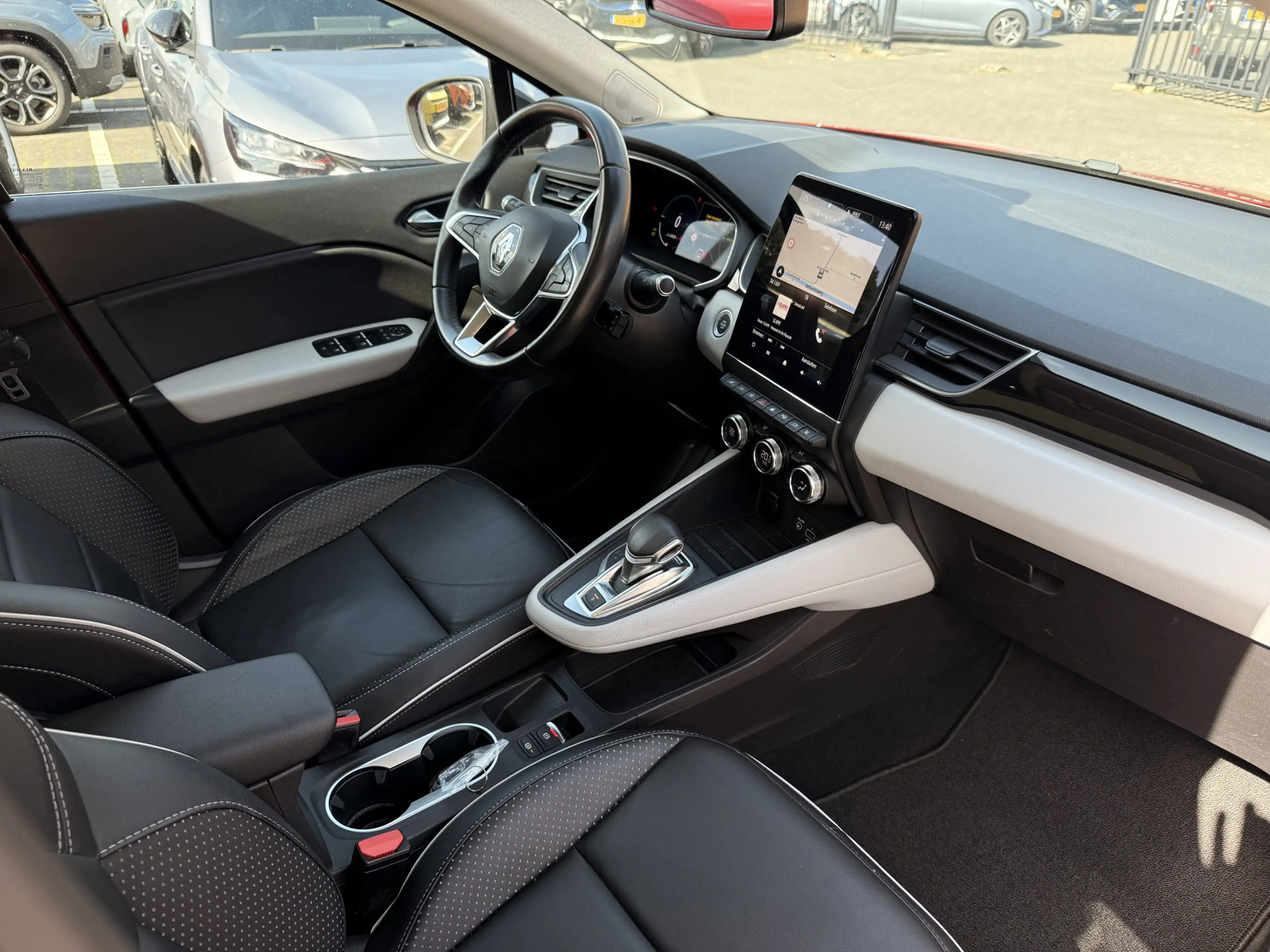 Renault Captur 1.6 E-Tech Plug-in Hybrid 160 Edition One — photo 4