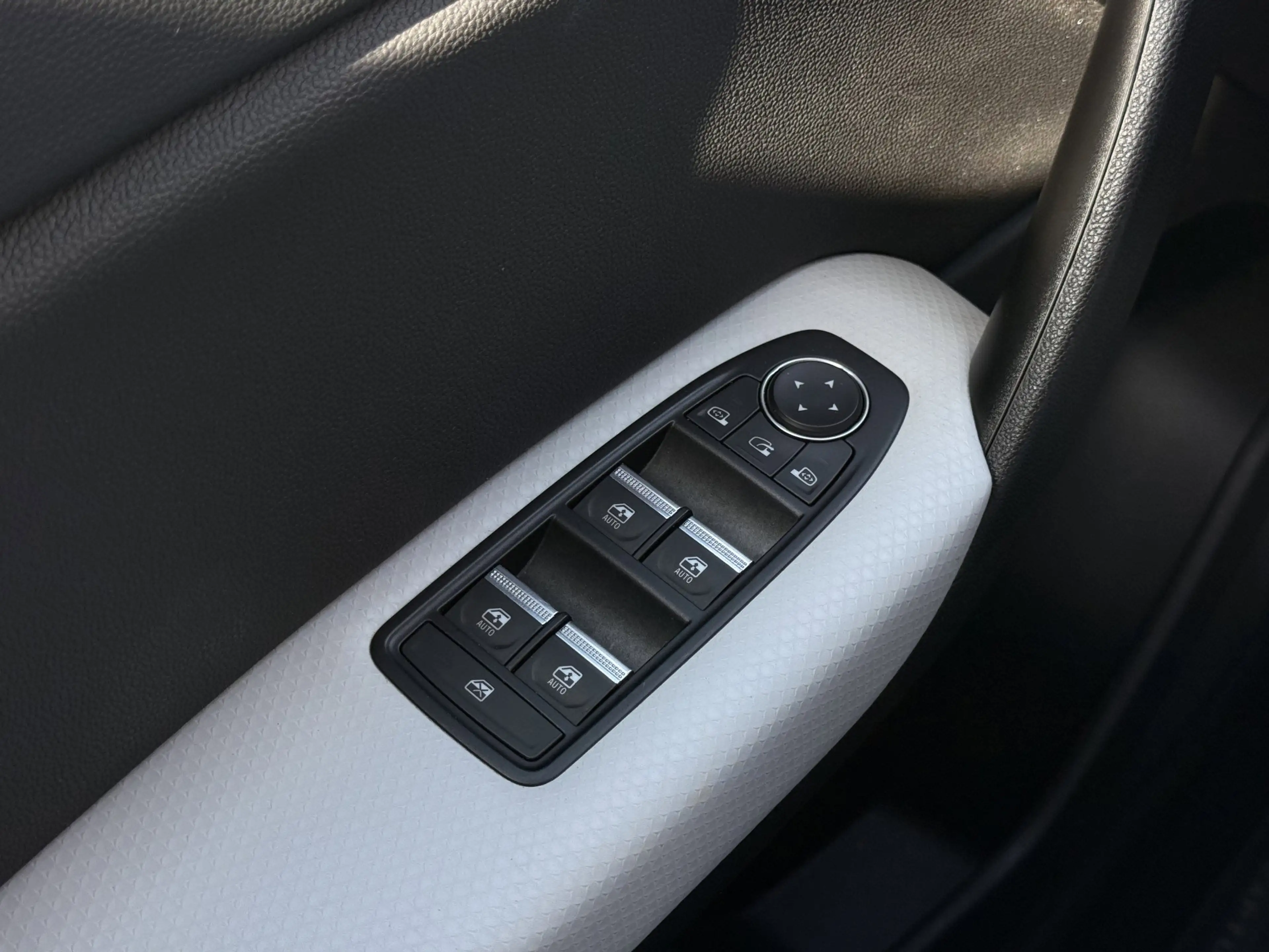 Renault Captur 1.6 E-Tech Plug-in Hybrid 160 Edition One — photo 44