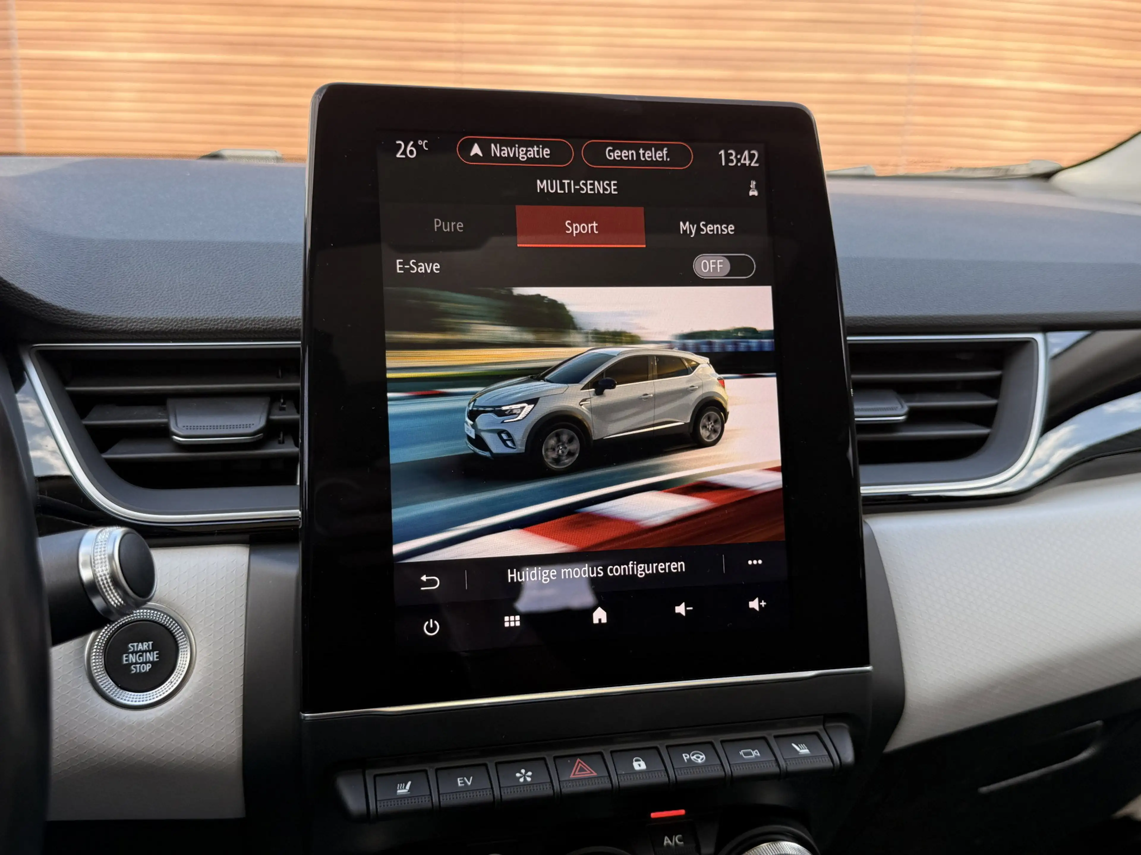 Renault Captur 1.6 E-Tech Plug-in Hybrid 160 Edition One — photo 35