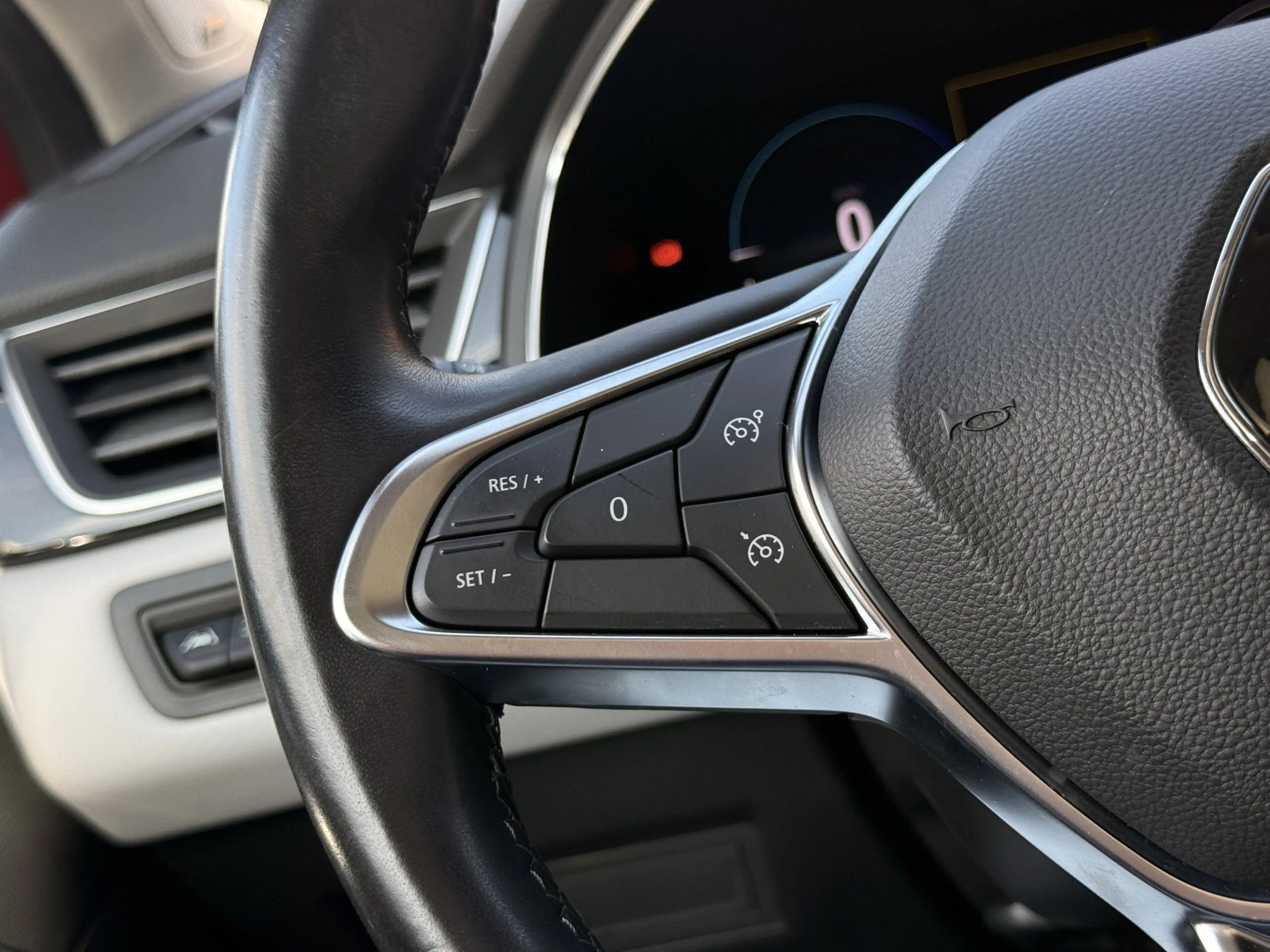Renault Captur 1.6 E-Tech Plug-in Hybrid 160 Edition One — photo 24