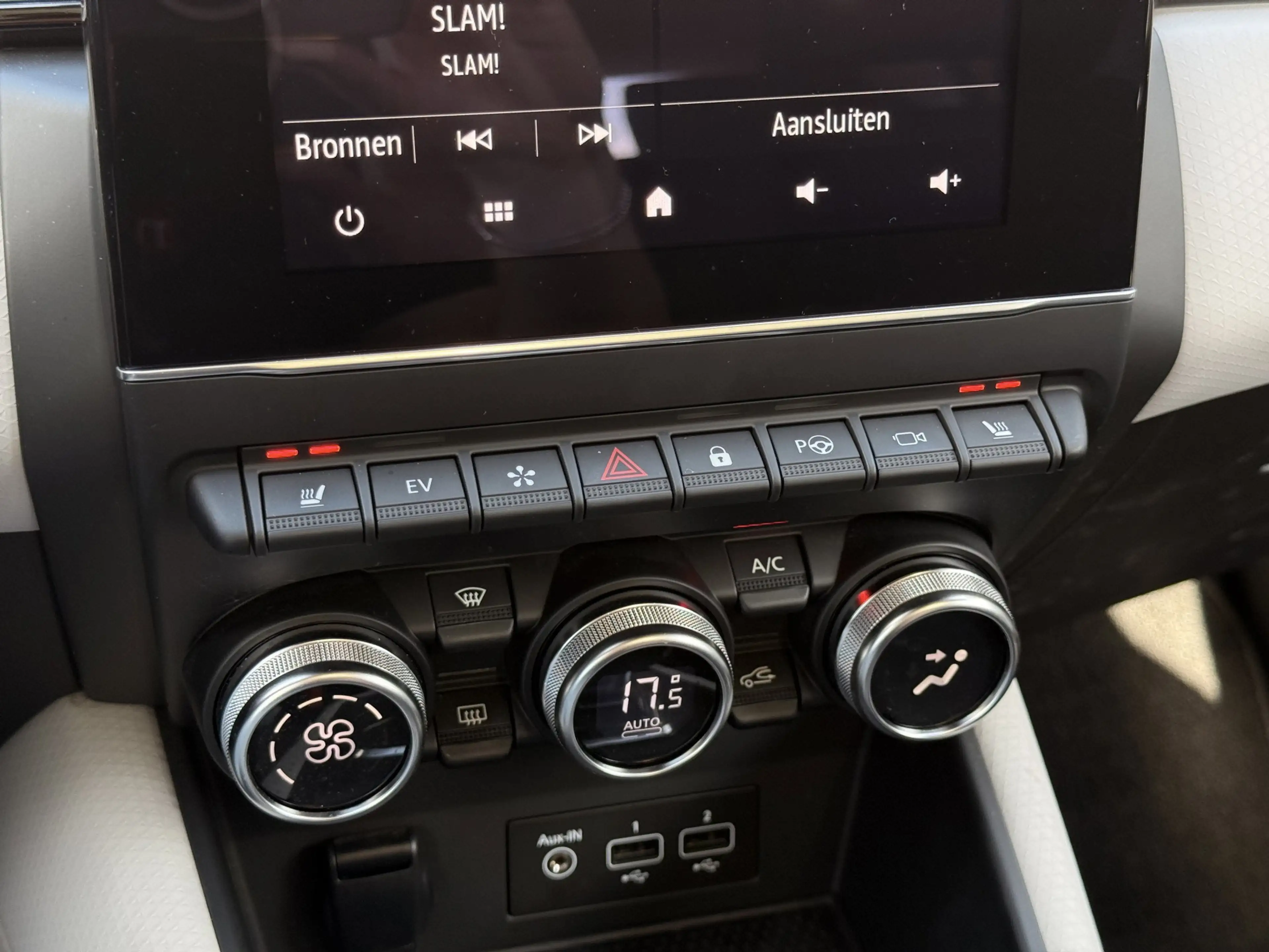 Renault Captur 1.6 E-Tech Plug-in Hybrid 160 Edition One — photo 37