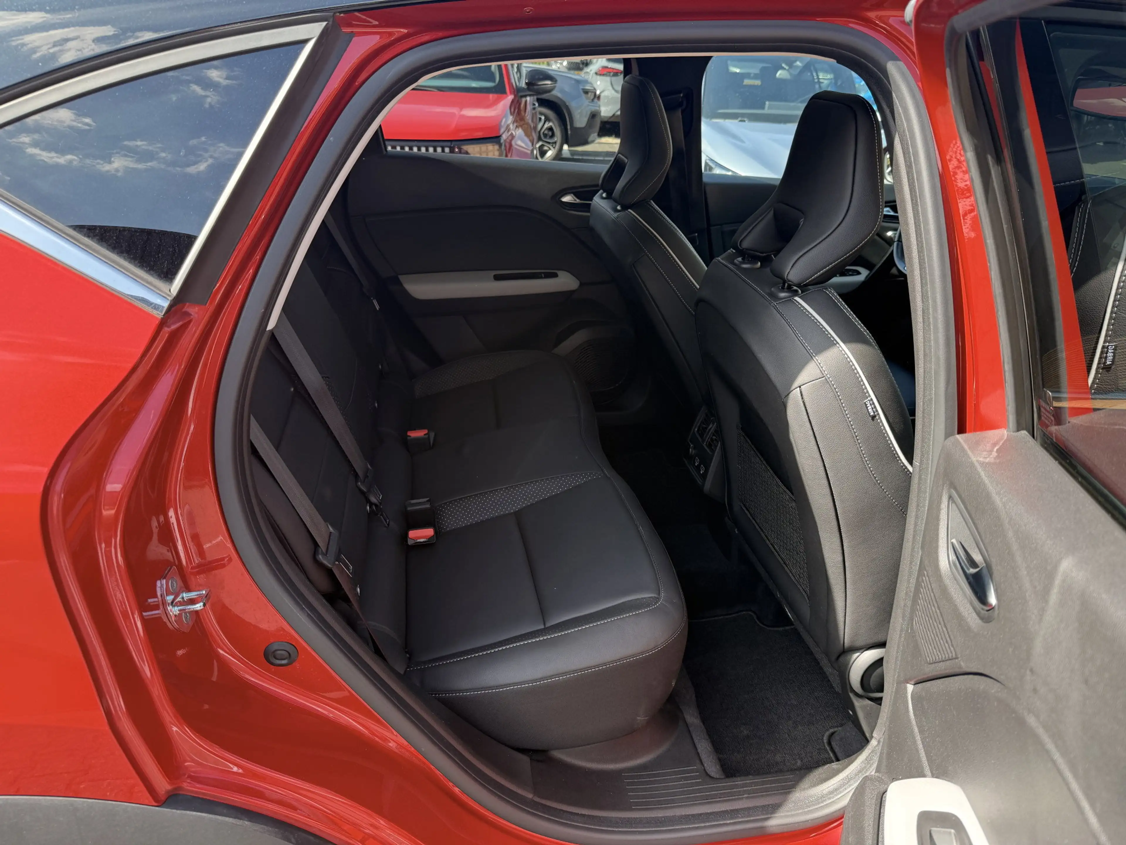 Renault Captur 1.6 E-Tech Plug-in Hybrid 160 Edition One — photo 49