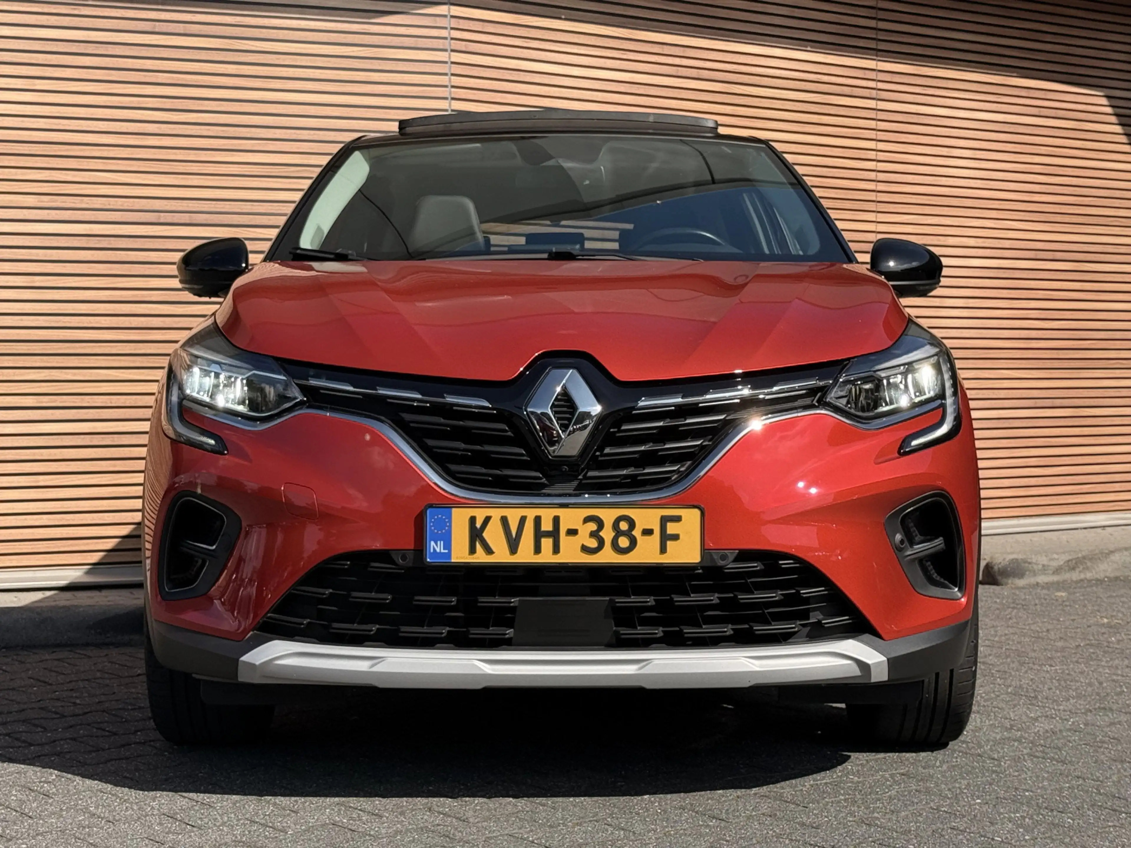 Renault Captur 1.6 E-Tech Plug-in Hybrid 160 Edition One — photo 8