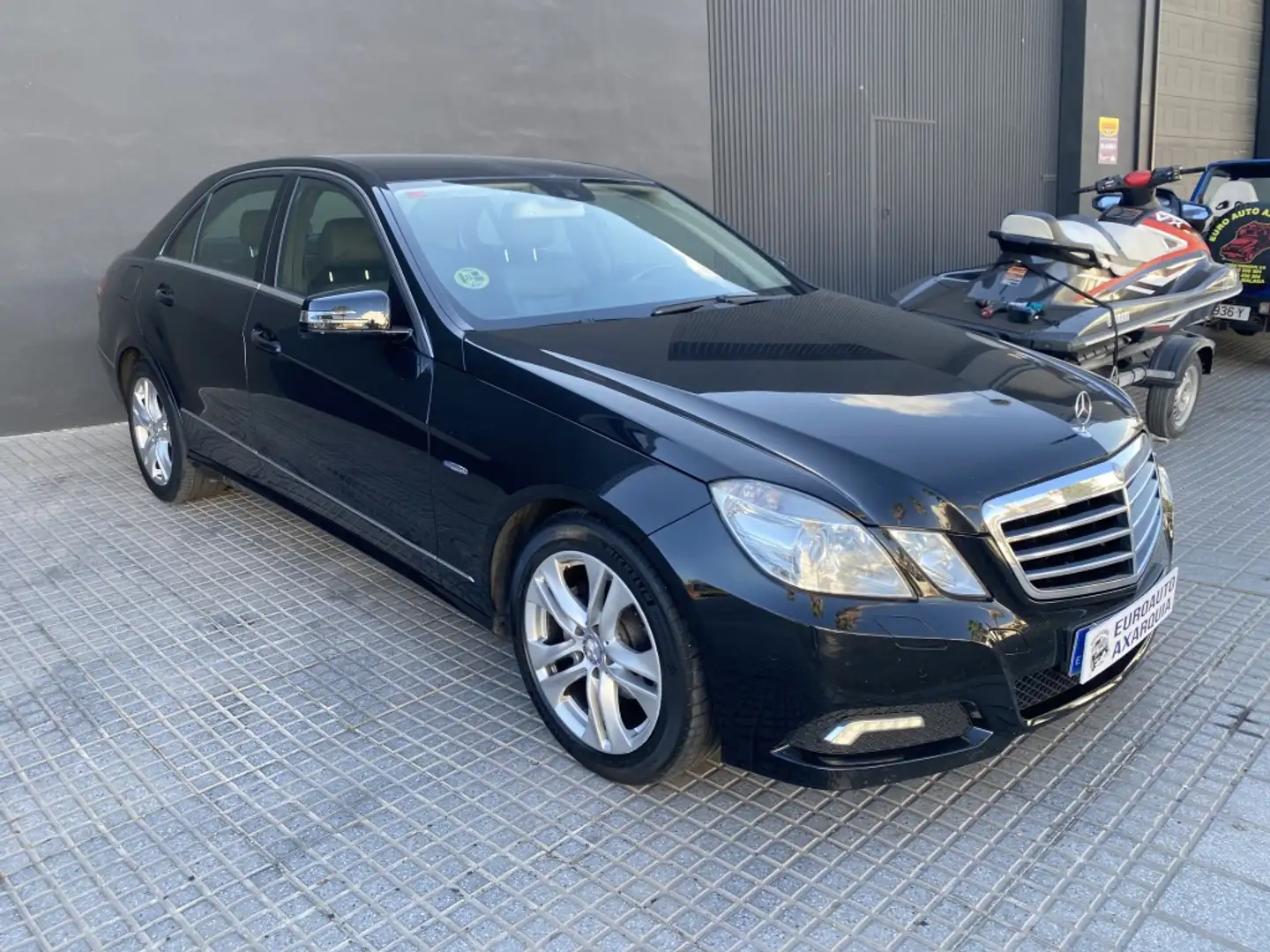 Mercedes-Benz E 200 200CDI BE Executive 7G Plus Azul - 1
