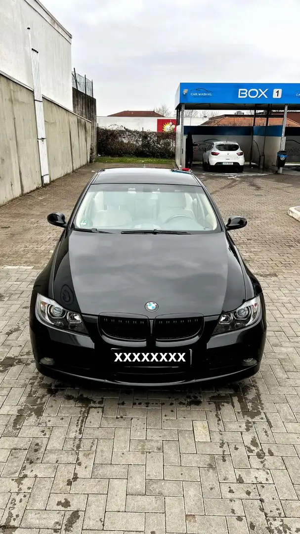 BMW 320 320i - 2