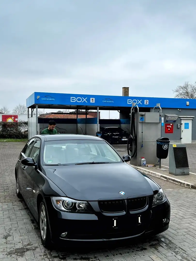BMW 320 320i - 1