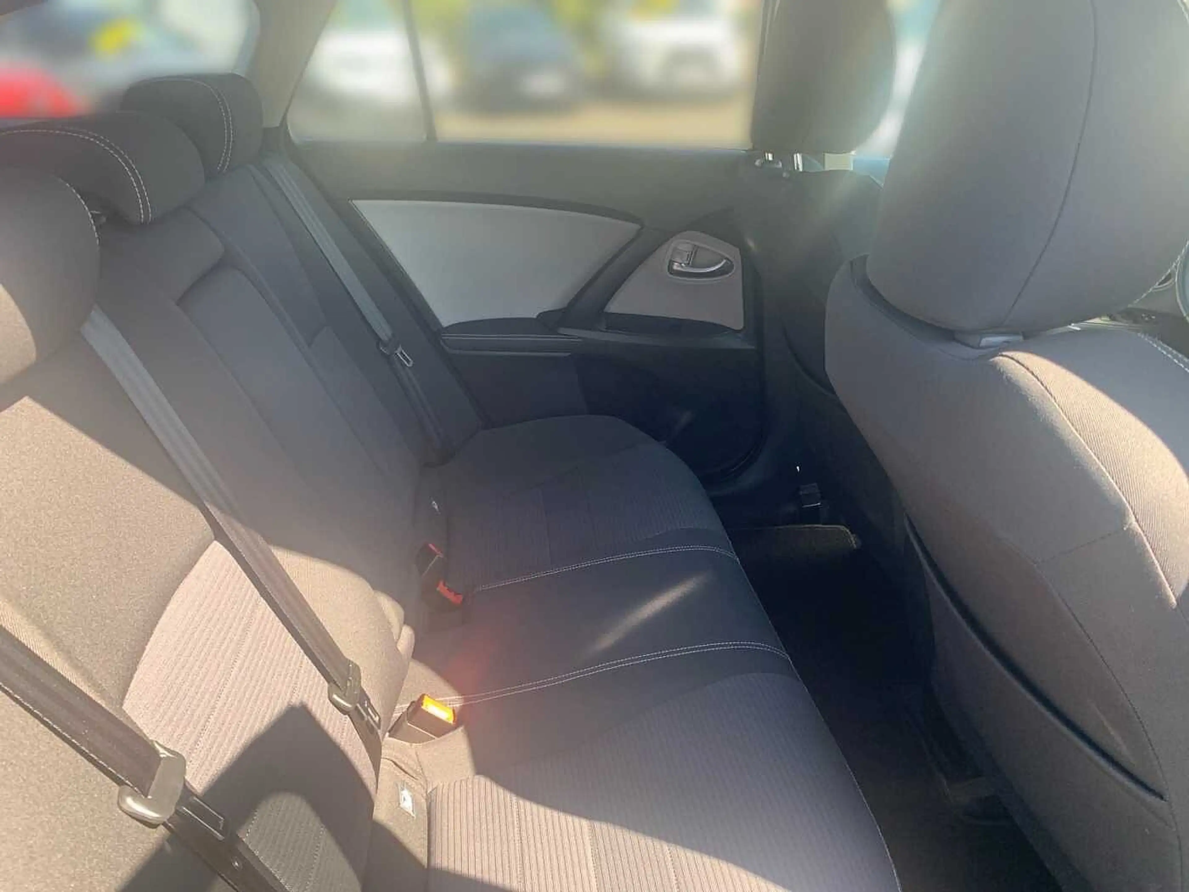 Toyota Avensis Touring Sports Edition S+ KAMERA — photo 7