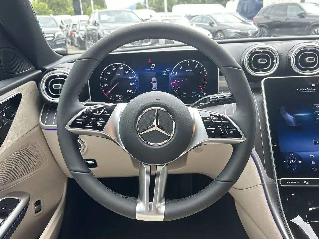 Mercedes-Benz C-Class снимка Mercedes-Benz C-Class