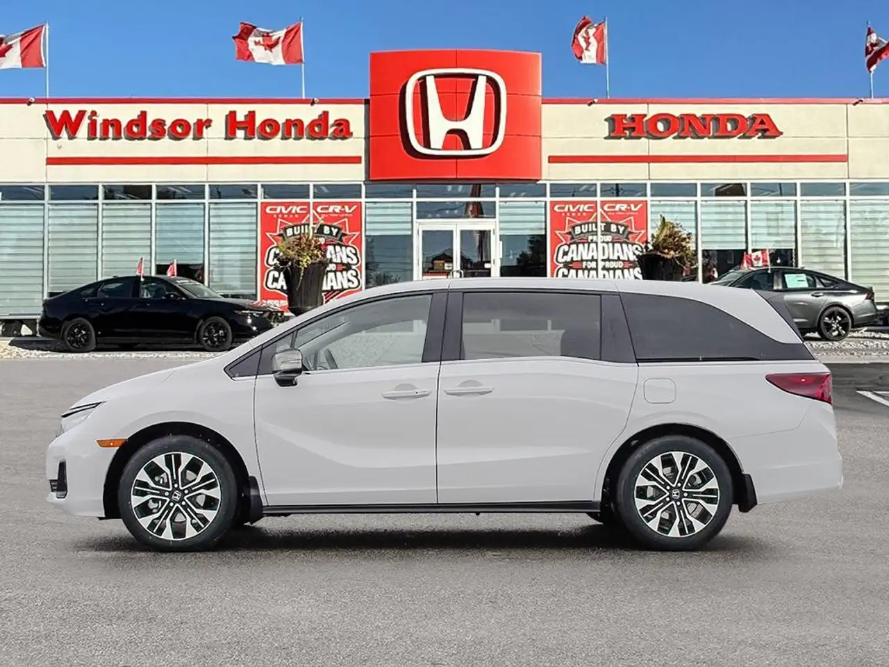 Honda Odyssey снимка Honda Odyssey