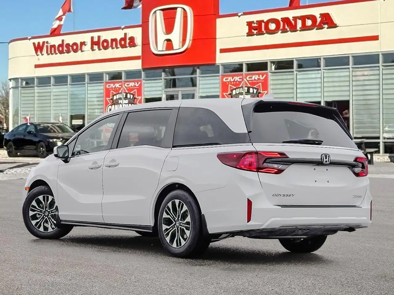 Honda Odyssey снимка Honda Odyssey