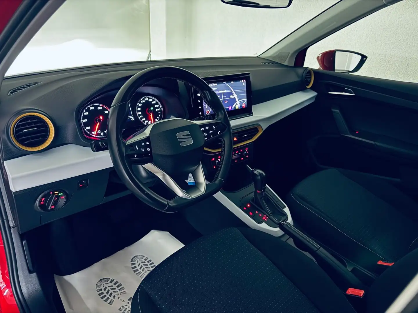 SEAT Arona Style 1.0 TSI * 1.H * NAVI * ACC * PDC * Rot - 2