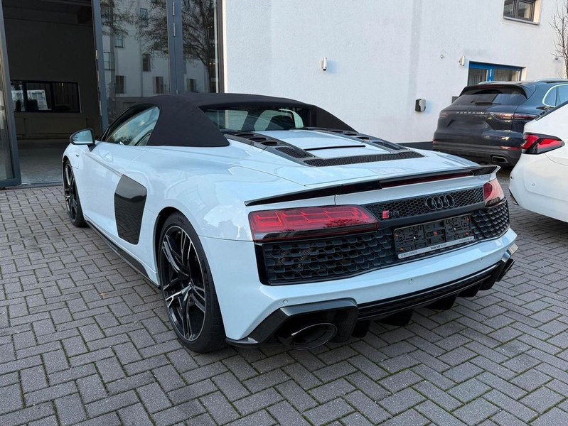 Audi R8 Spyder 5.2 FSI quattro performance*Carbon* — photo 4