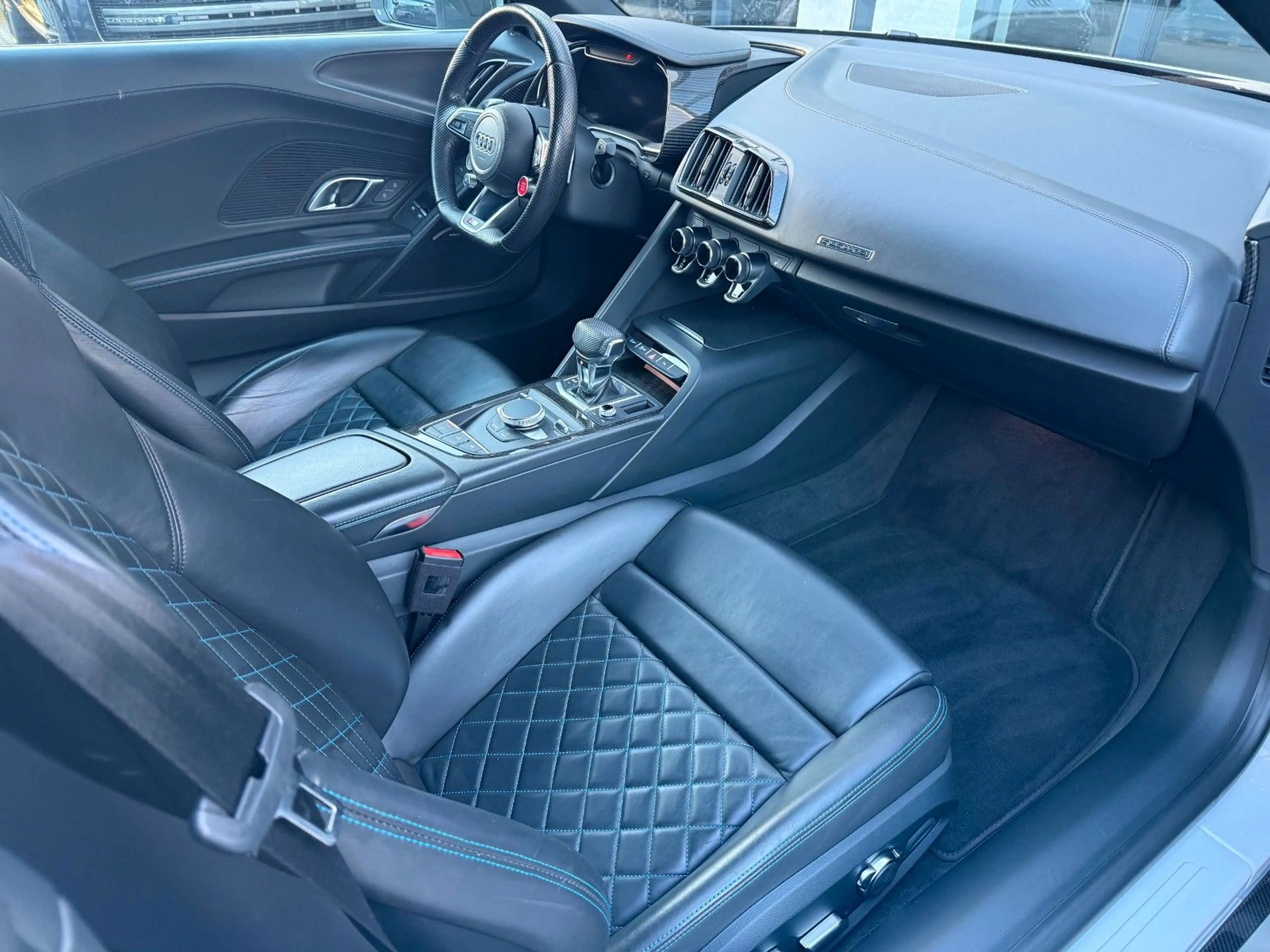 Audi R8 Spyder 5.2 FSI quattro performance*Carbon* — photo 8