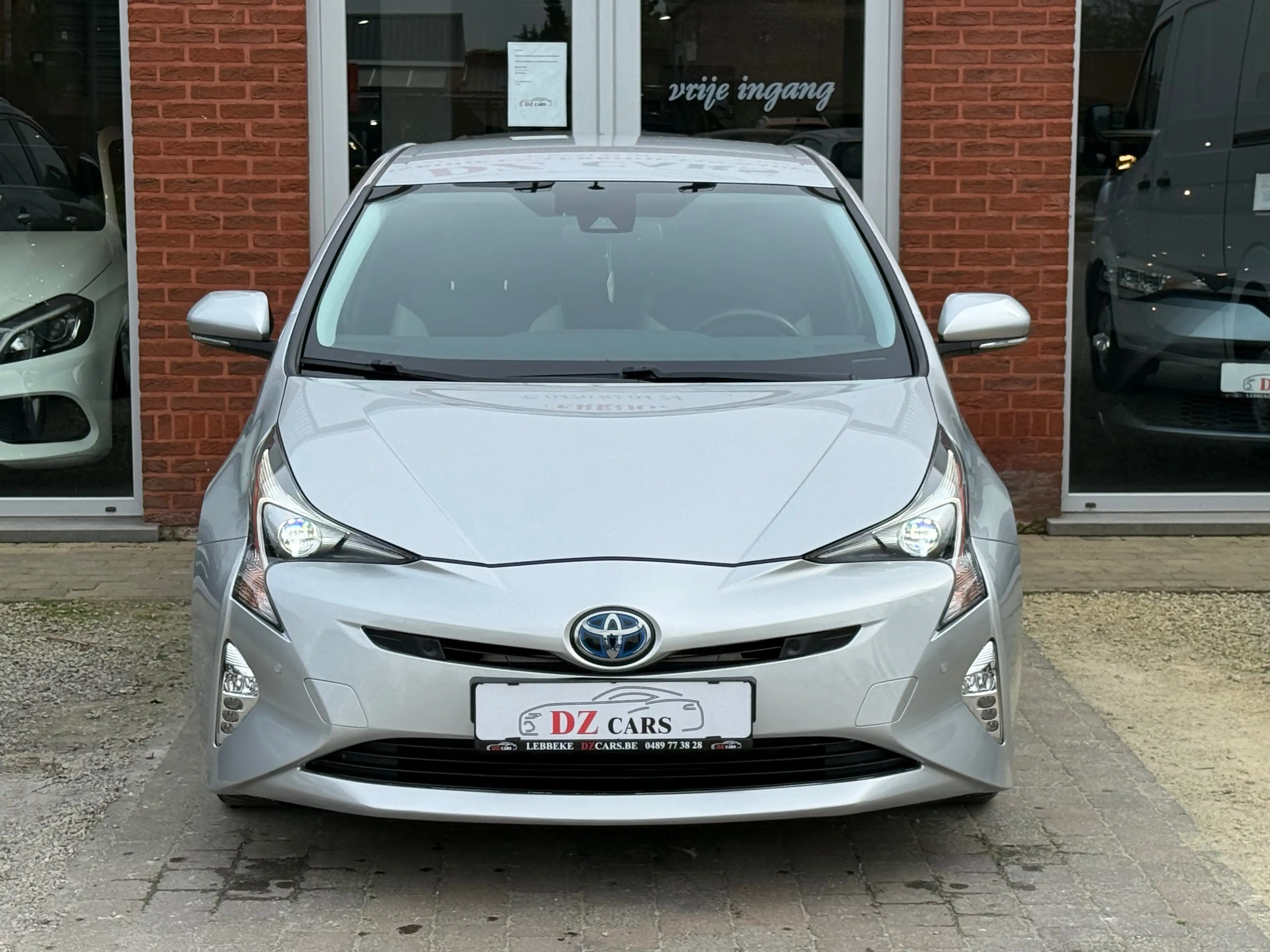 Toyota Prius Prius PHEV 1.8i VVT-i Solar CVT — photo 5