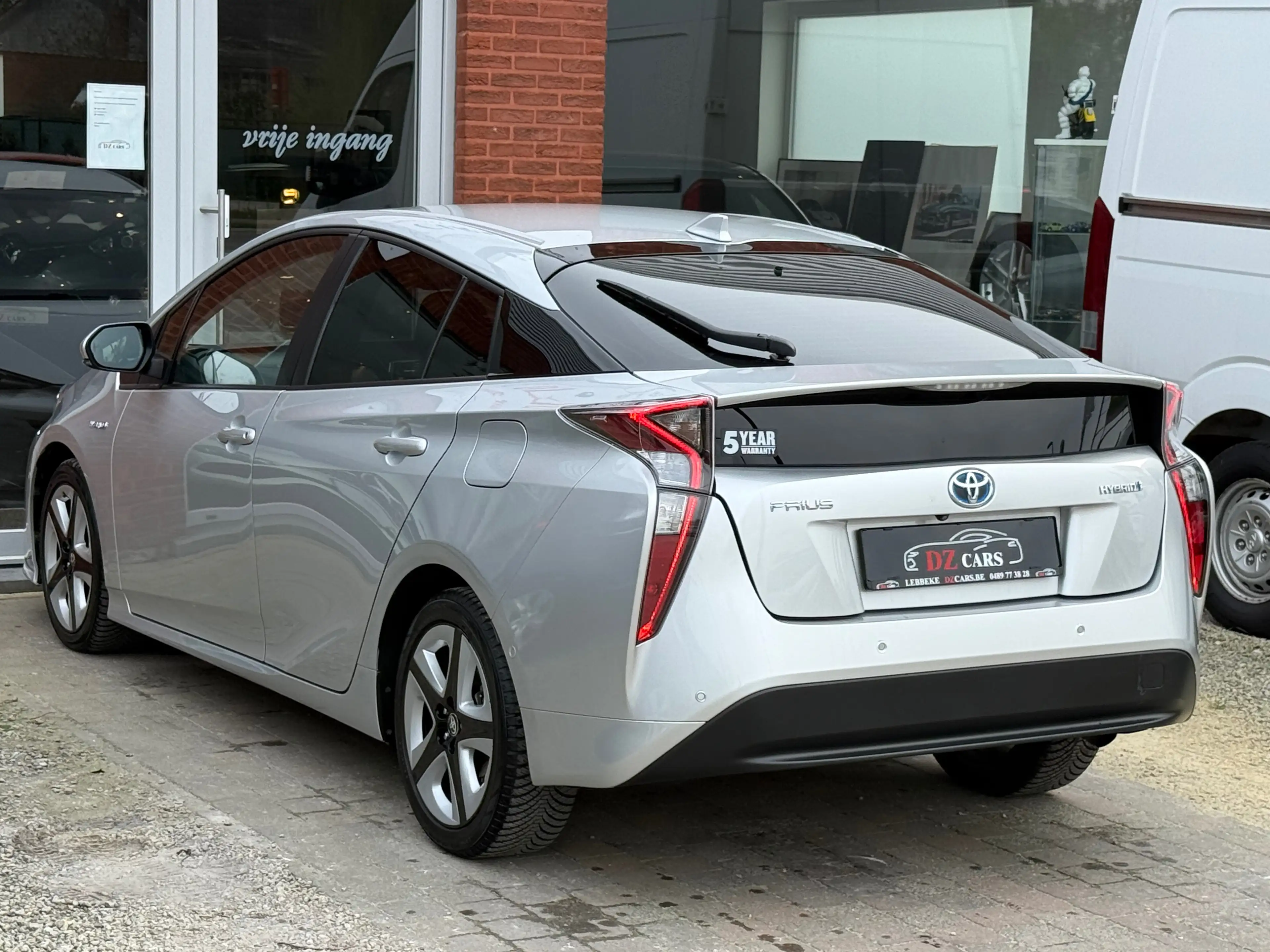 Toyota Prius Prius PHEV 1.8i VVT-i Solar CVT — photo 10